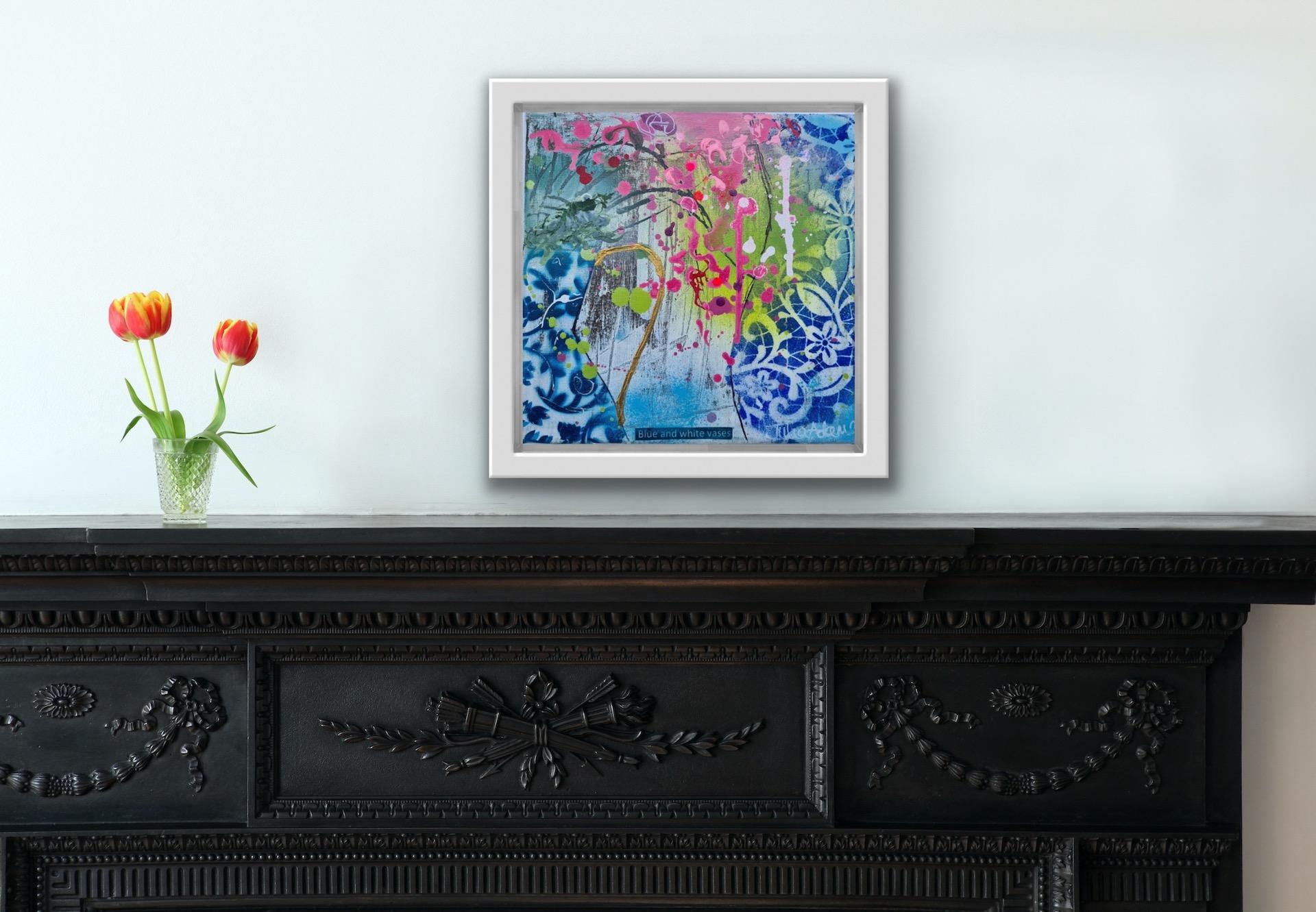 Julia Adams, Vases bleus et blancs 2, Art abordable, Nature morte contemporaine en vente 3