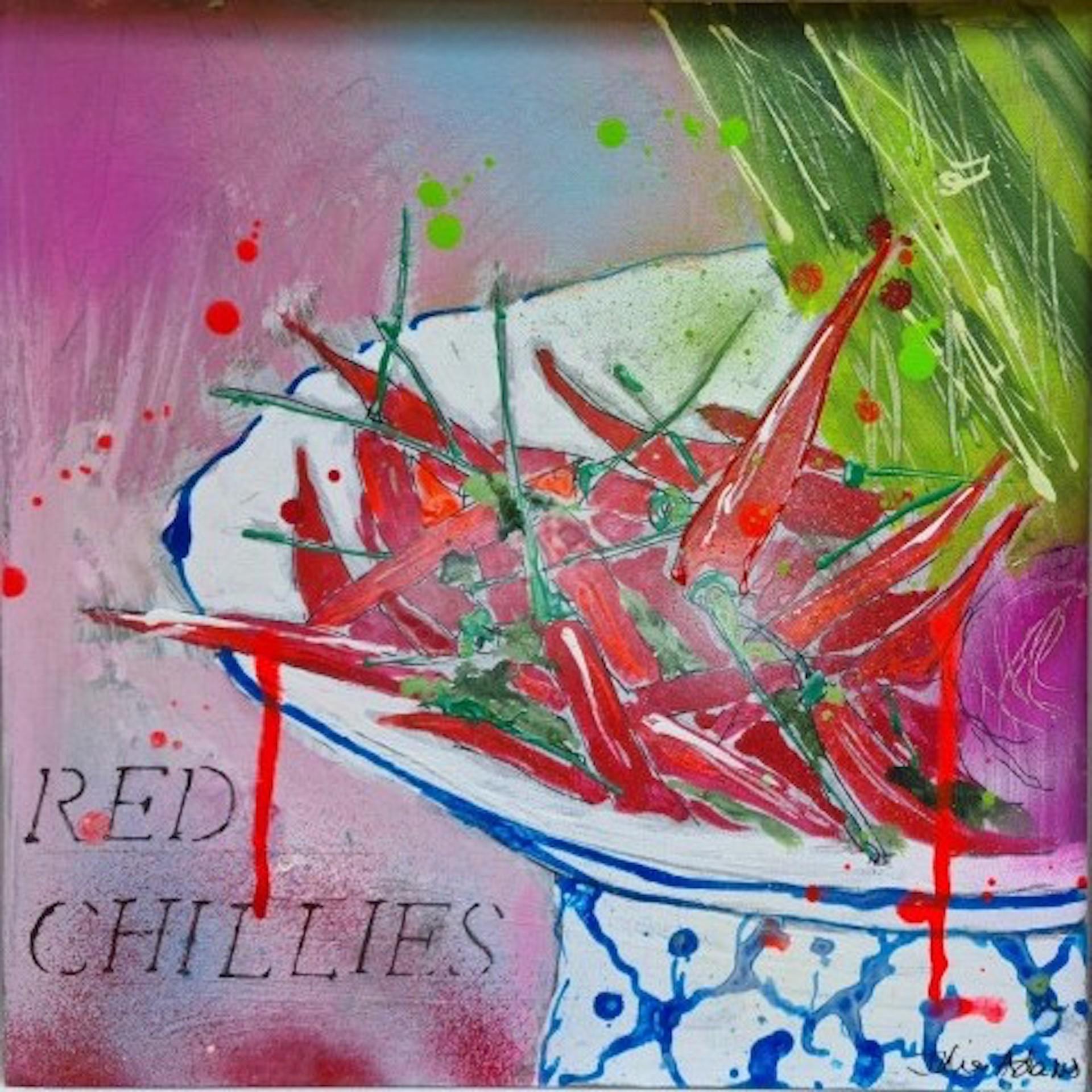 Julia Adams, Red Chillies, Contemporary Still Life Painting, Affordable Art (en anglais)