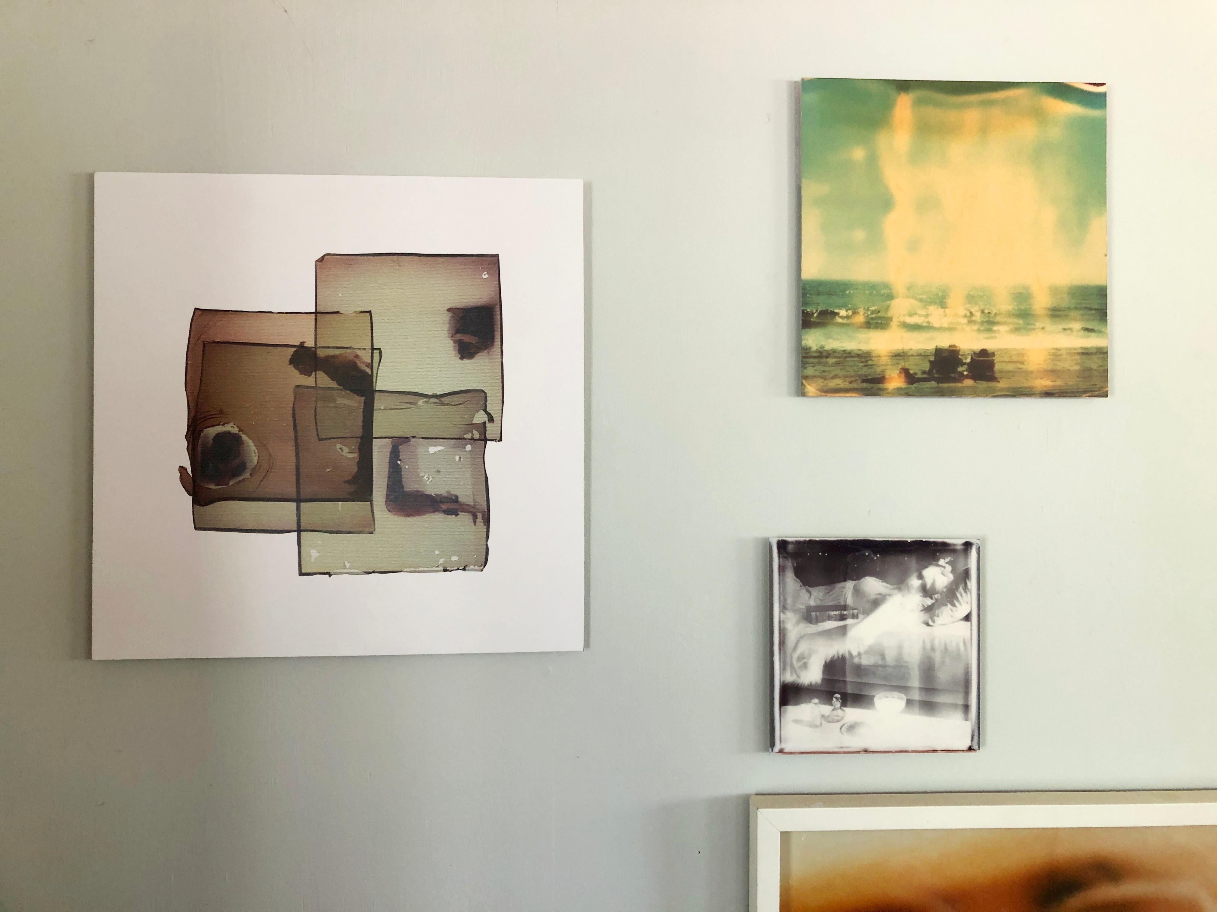 Dcadence (Grau), Color Photograph, von Julia Beyer