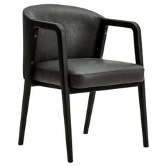 Julia Chair - ein zeitgenössischer Stuhl mit zeitlosem Design