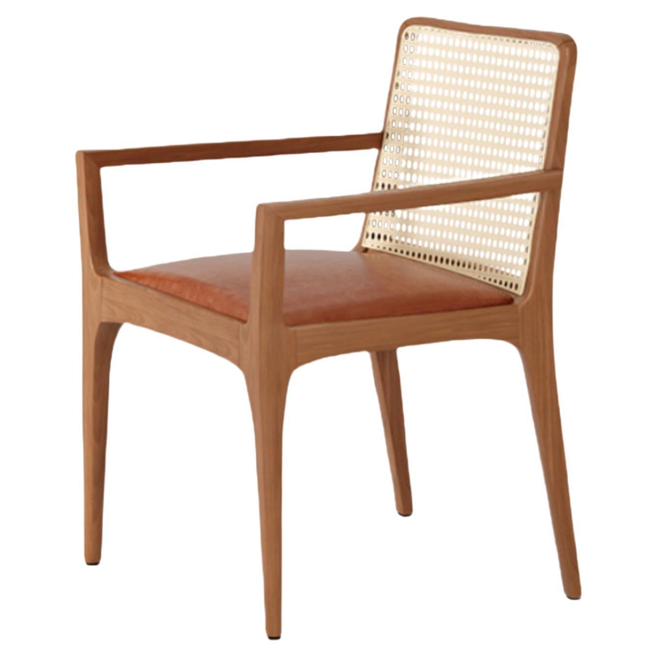 Chaise "Nature" avec accoudoirs en bois, dossier en rotin et assise en cuir naturel en vente