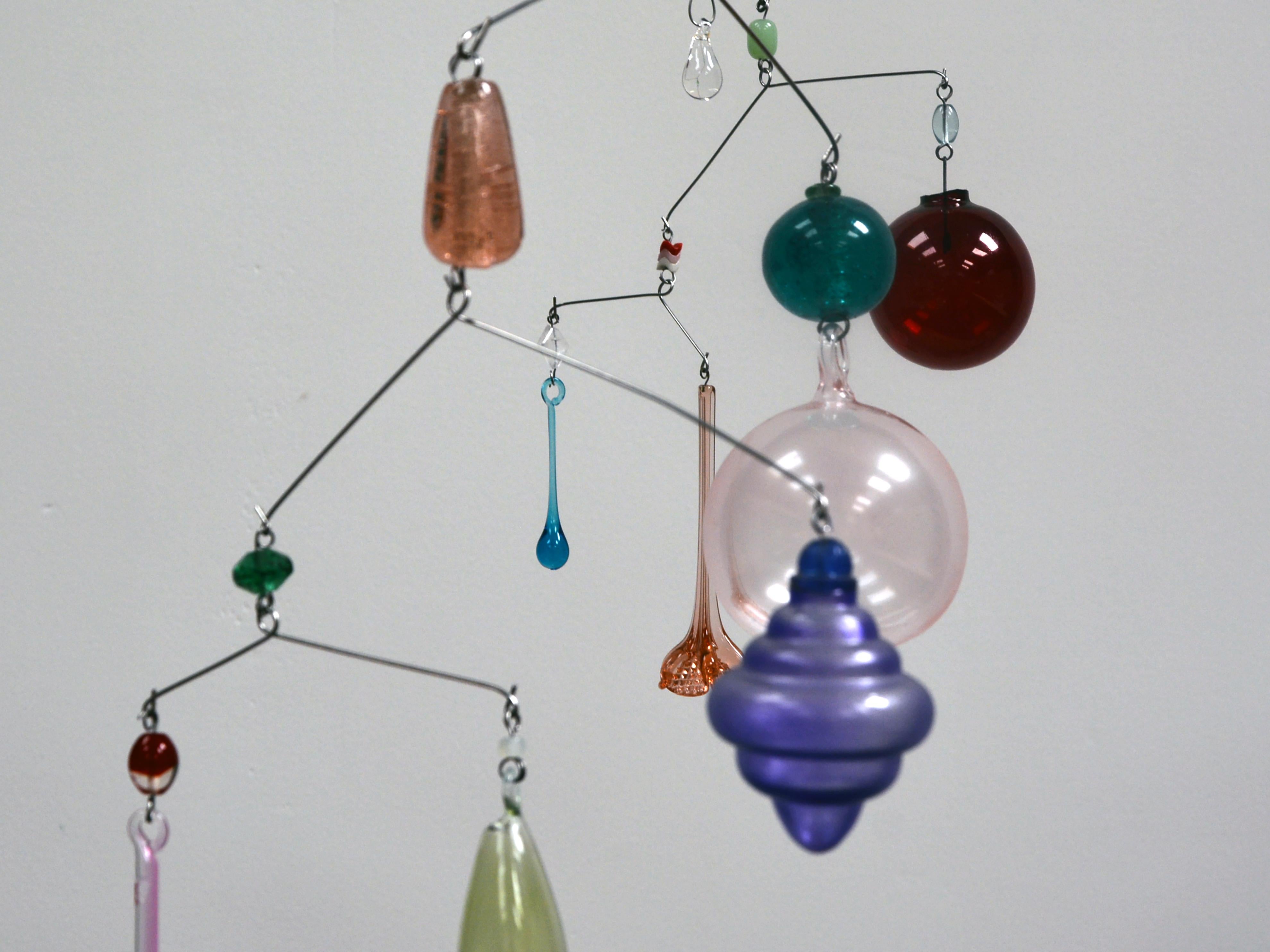 Julia Condon:: „Mars“:: Mobile-Skulptur:: Auflage von 15 Stück (Perlen) im Angebot