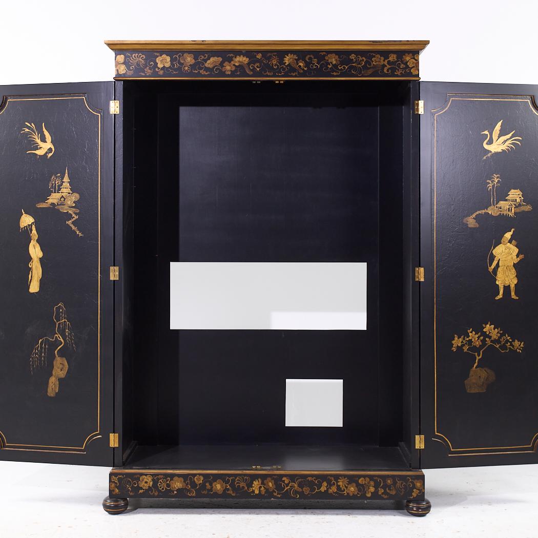 Julia Gray Chinoiserie Asiatischer Kleiderschrank Kommode im Angebot 1