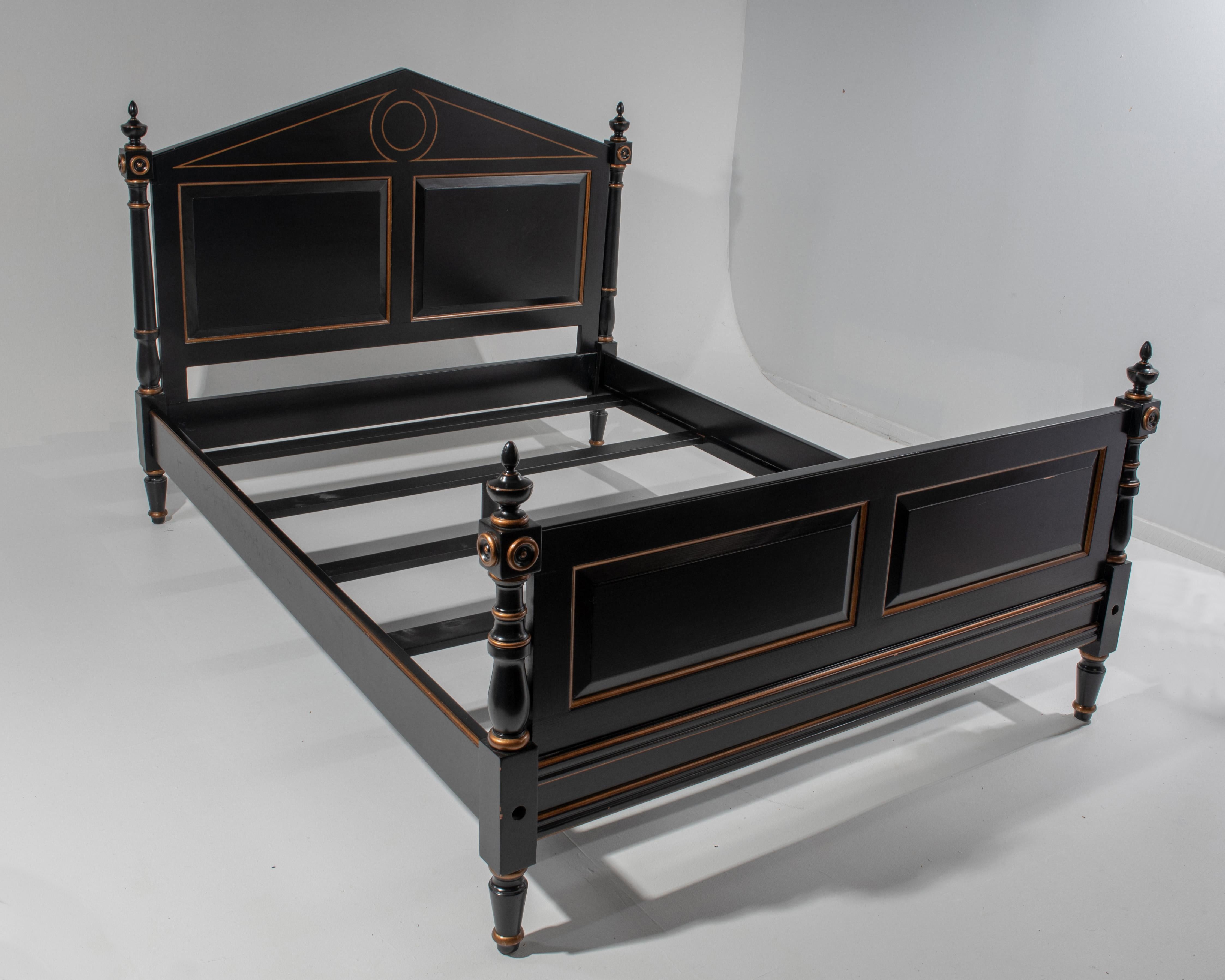 Julia Gray Hollywood Regency Queen Bed Frame In Excellent Condition In Hopewell, NJ