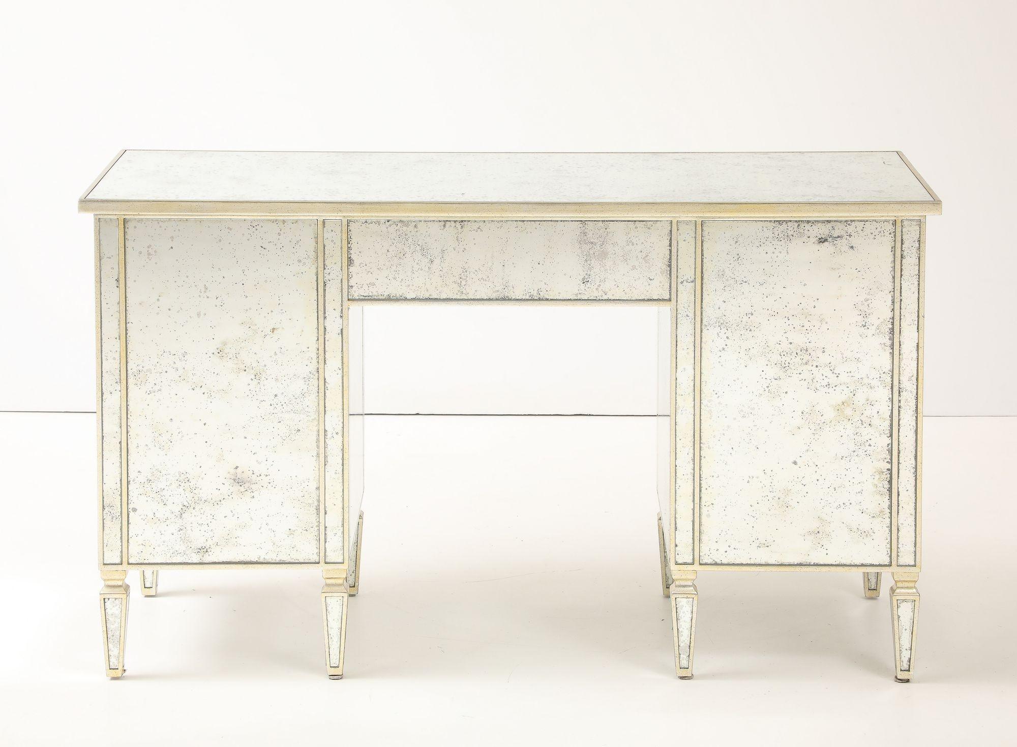 Bureau /Vanity à miroir Julia Gray en vente 7