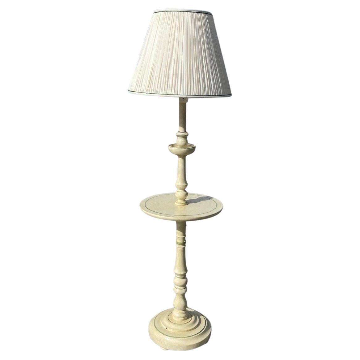 Lámpara de pie Julia Gray New York Candlestick, mesa integrada en venta
