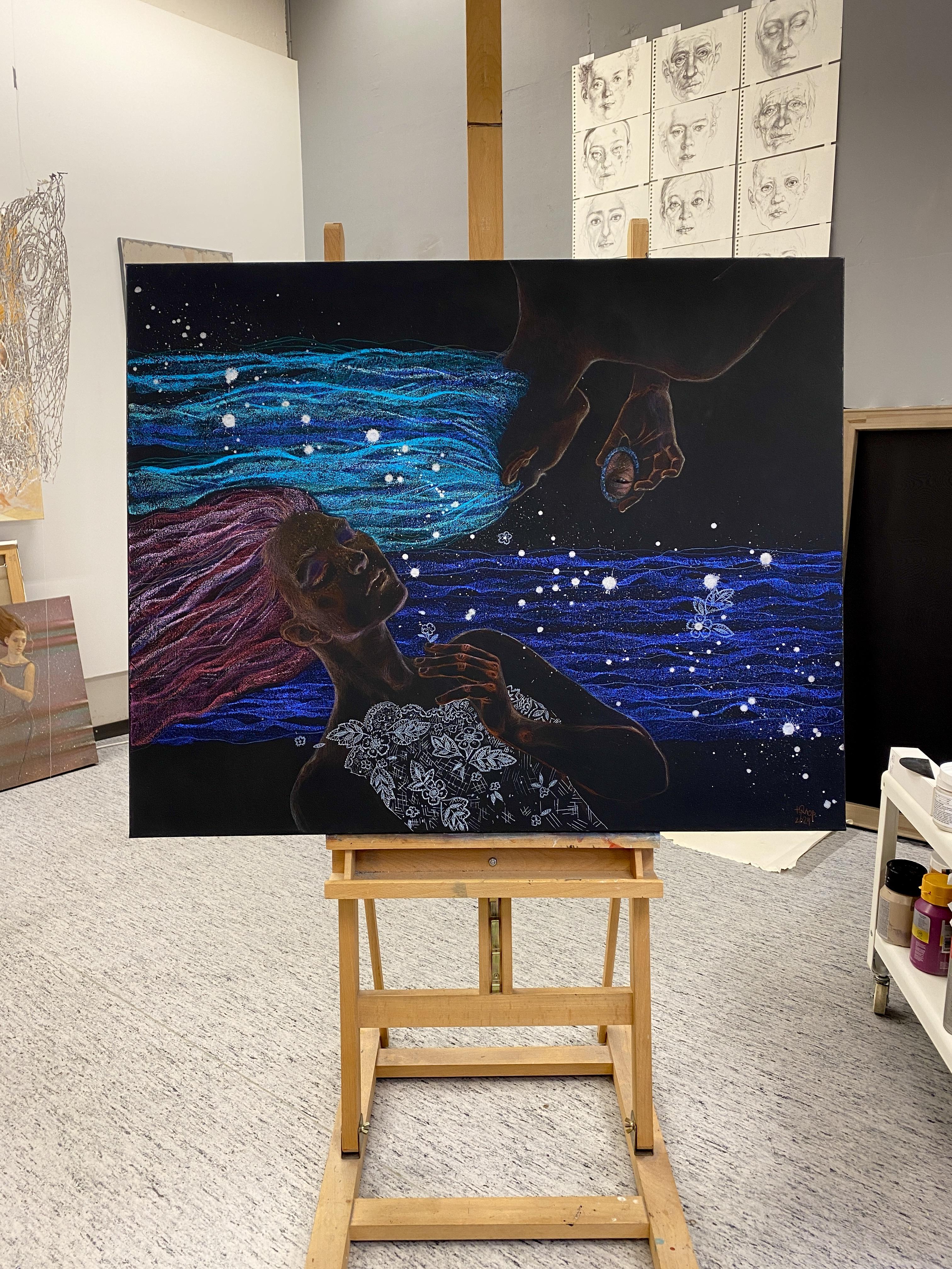 Symbolisches weibliches Doppelporträt, horizontal, dunkel mit blau, lila und türkis im Angebot 9