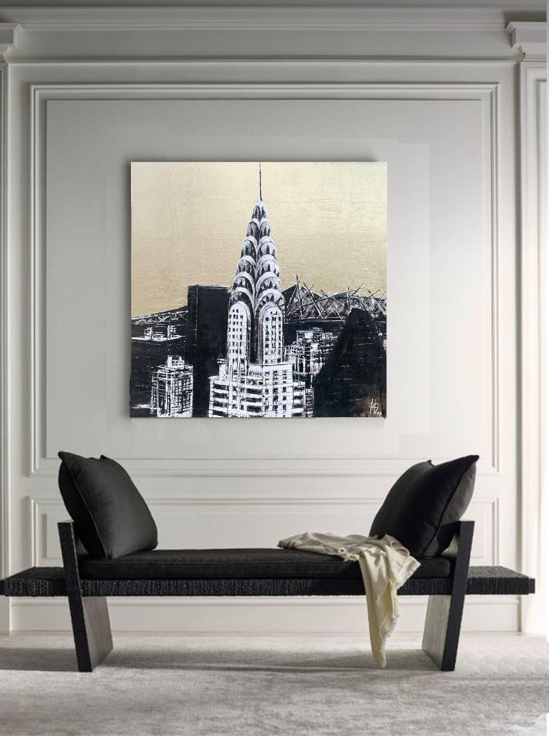 Chrysler Gebäude, Gemälde, Öl auf Leinwand (Beige), Abstract Painting, von Julia Niiazbekova