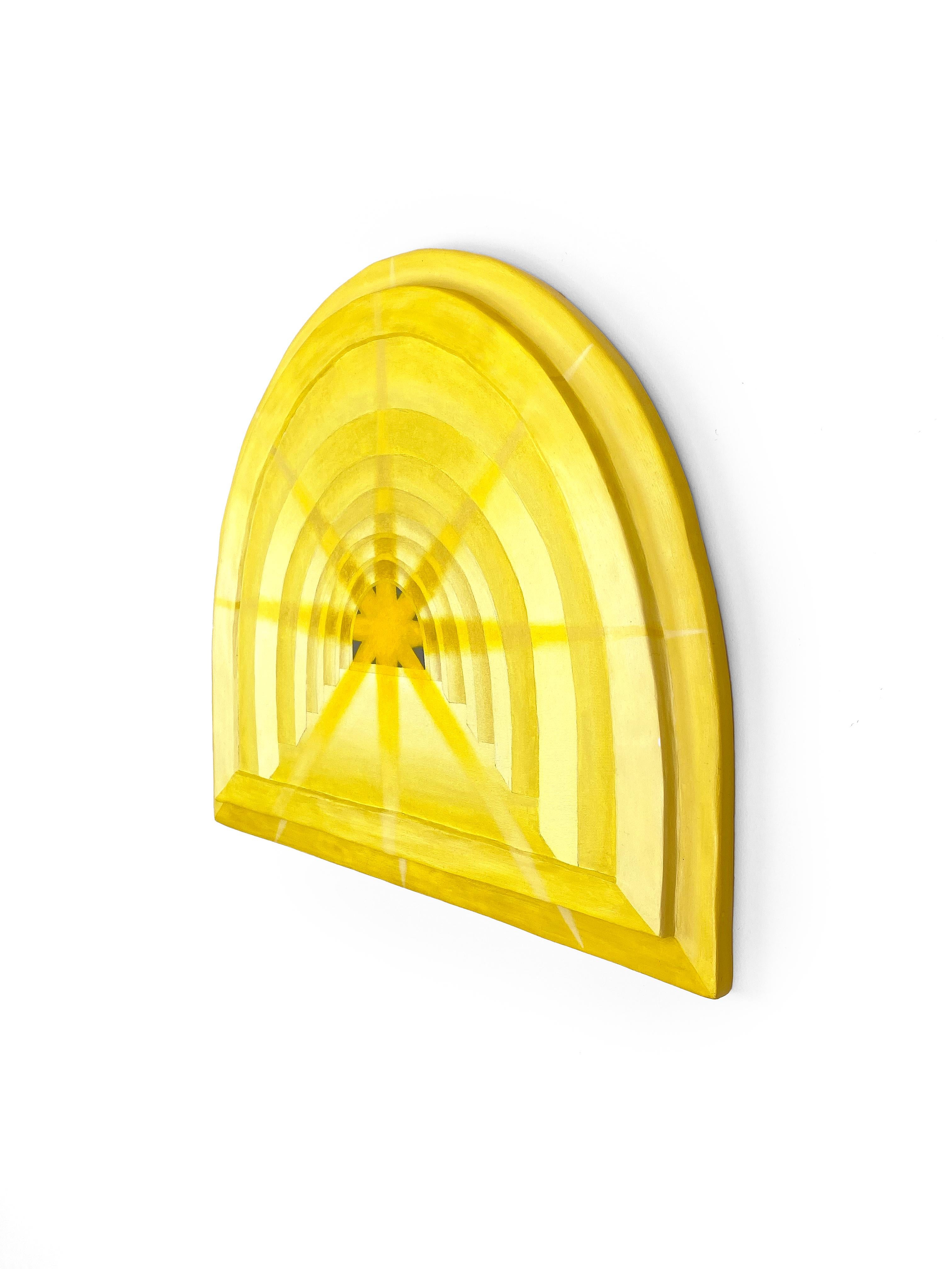 La Grande Sala del Sole, geometrico, architettura, sole, raggi gialli, archi - Painting di Julia Policastro