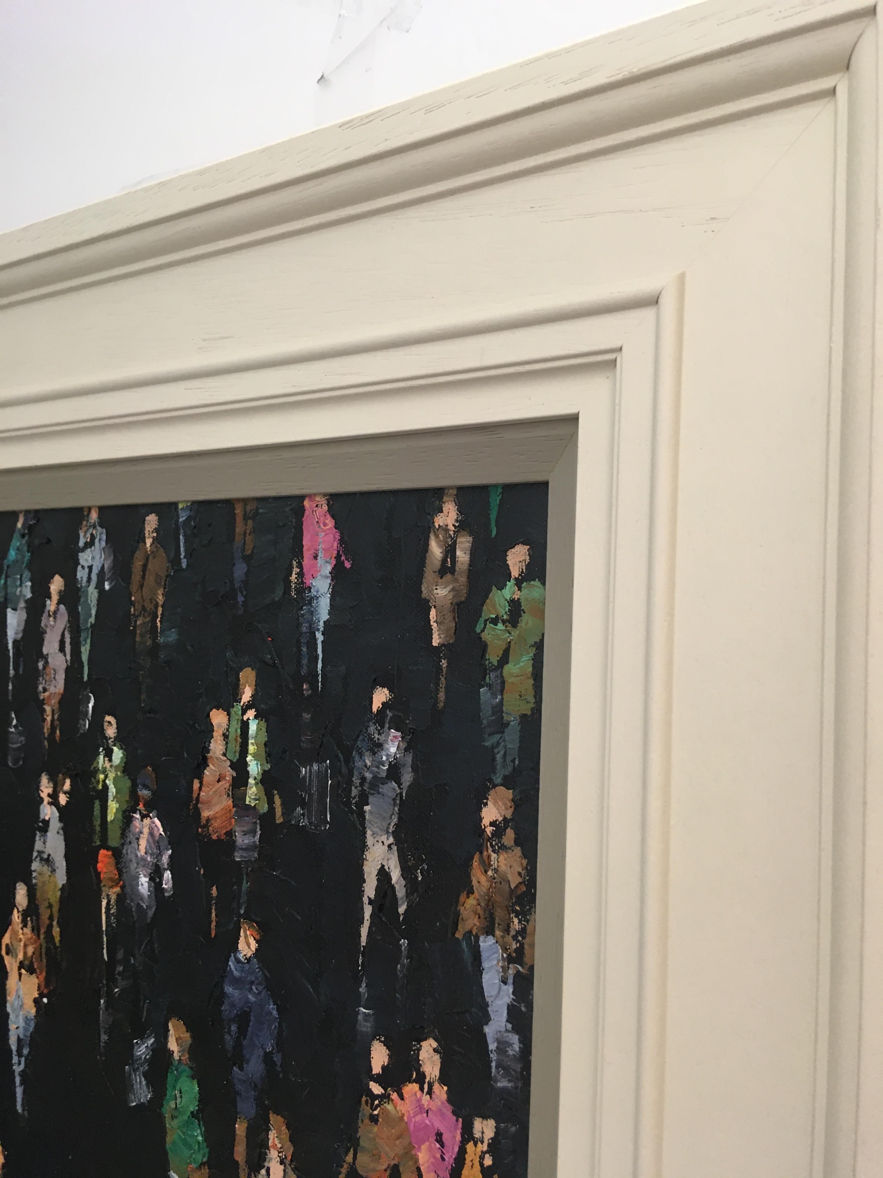 Julia's work focuses on figurative themes, in particular crowd scenes. Initially more abstract, concentrating on the shadows and shapes that people make when they are grouped en masse, it soon developed into a naturalistic style.

”We are familiar