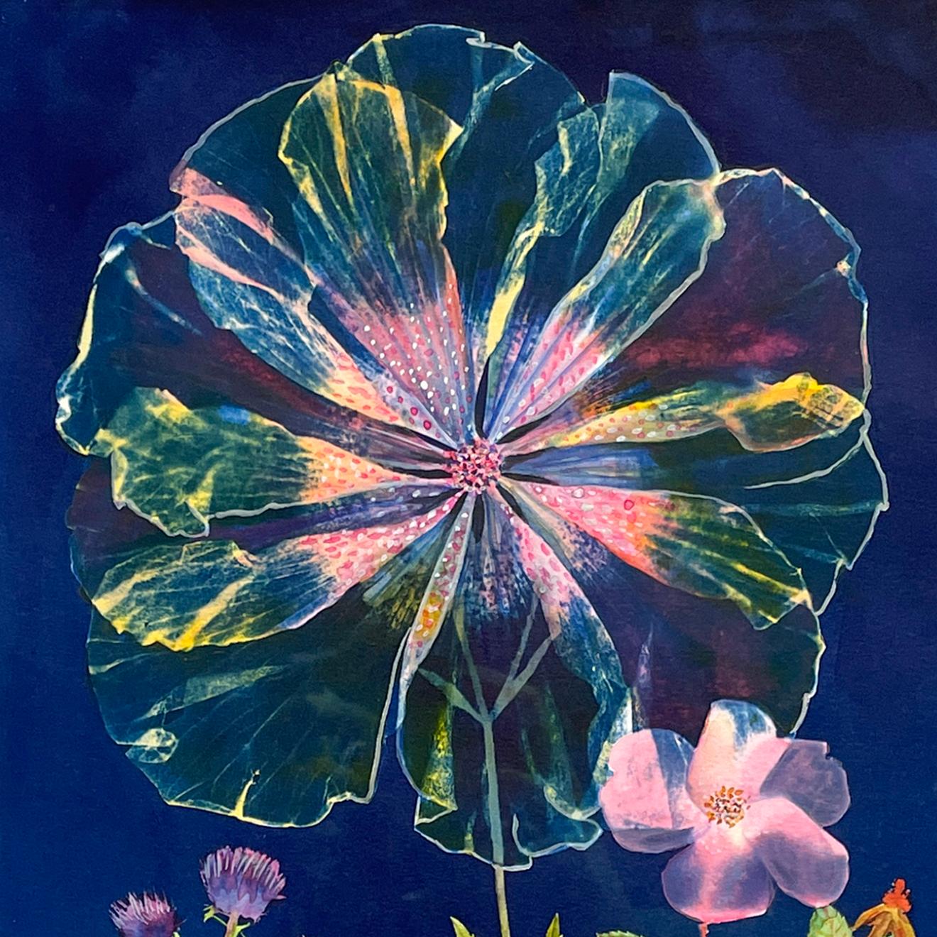 Natura morta di fiori rosa su indaco dipinta a mano in cianotipia con cornice personalizzata
Nocturnal Nature (Double Hibiscus, Rose) - cianotipia dipinta da Julia Whitney Barnes
2024
acquerello, gouache, inchiostro di china e cianotipia su carta