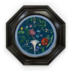 Botanique pittoresque (Nature morte réaliste, peinture cyanotype de fleurs sur fond bleu)