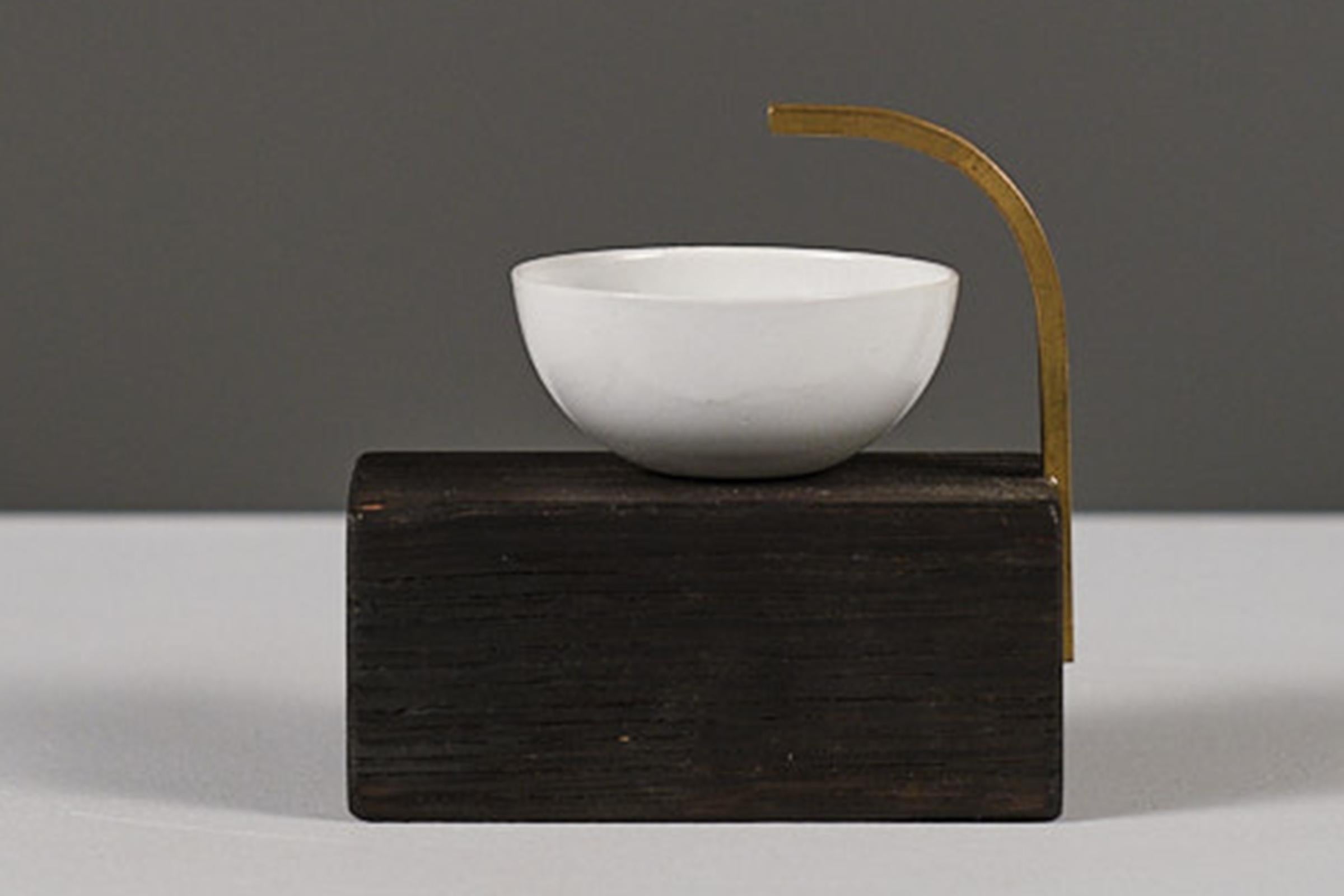 Julia_Contemporary sculptural ashtray collectible design. Brass, wood, ceramicsi In New Condition For Sale In Barcelona, ES