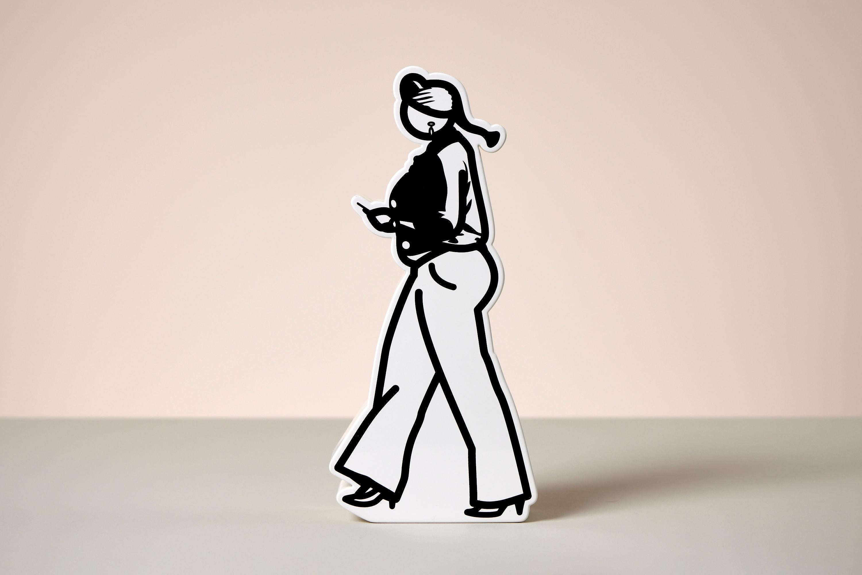 Marcher dans la ville. 6, 2012
Julian Opie

Sculpture sérigraphiée sur un bloc de forme Axson peint au pistolet
Signé et numéroté à l'encre noire sur la base de l'édition de 25 exemplaires.
Imprimé par Advanced Graphics, Londres
Publié par Alan
