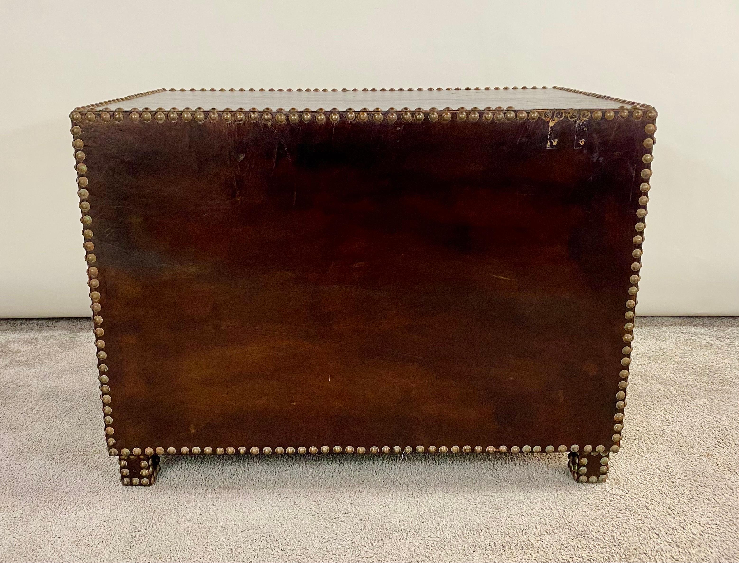 Julian Schnabel Mid-Century Modern Style Nightstand / End Table /Chest, a Pair 4