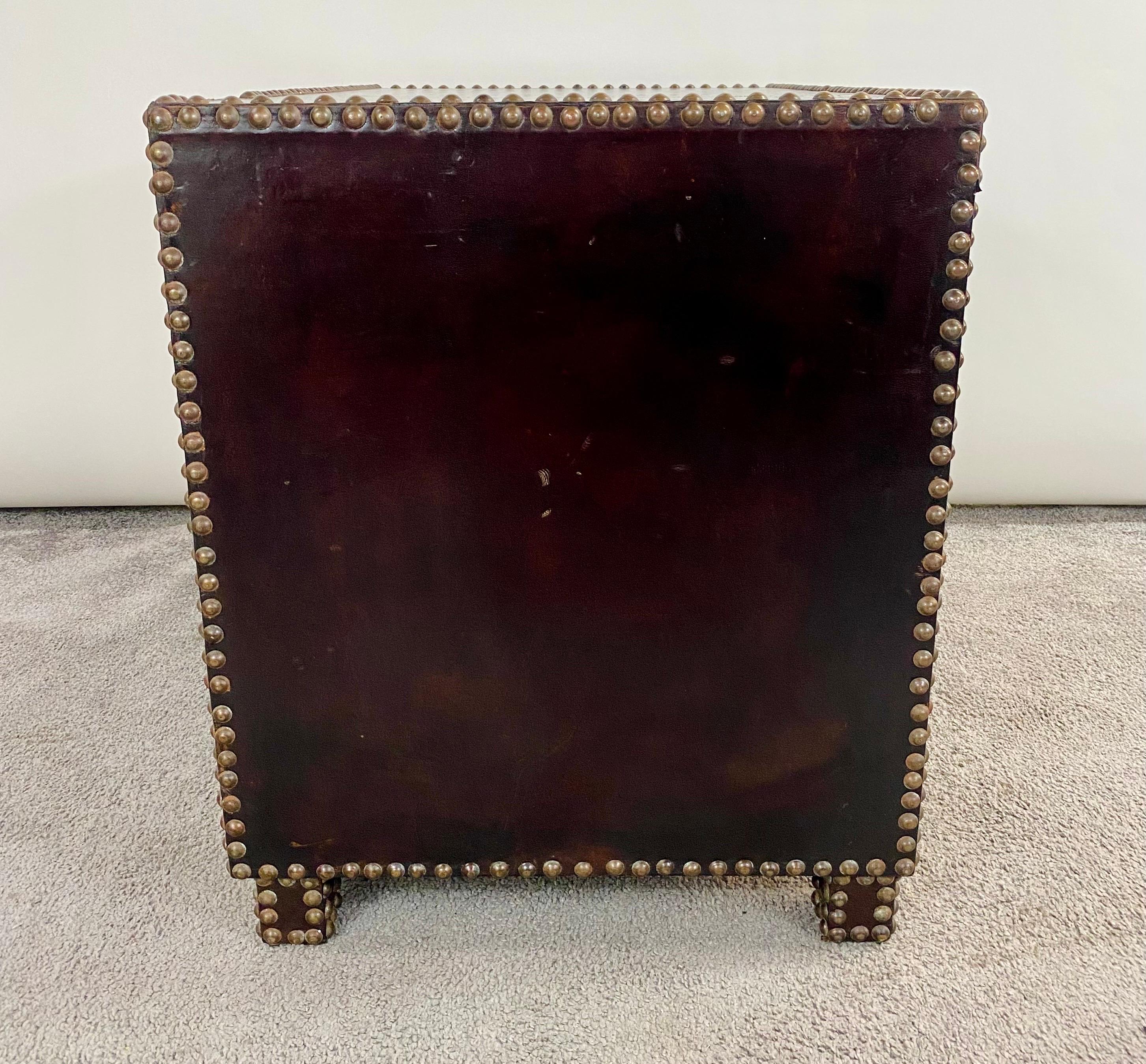 Julian Schnabel Mid-Century Modern Style Nightstand / End Table /Chest, a Pair 5