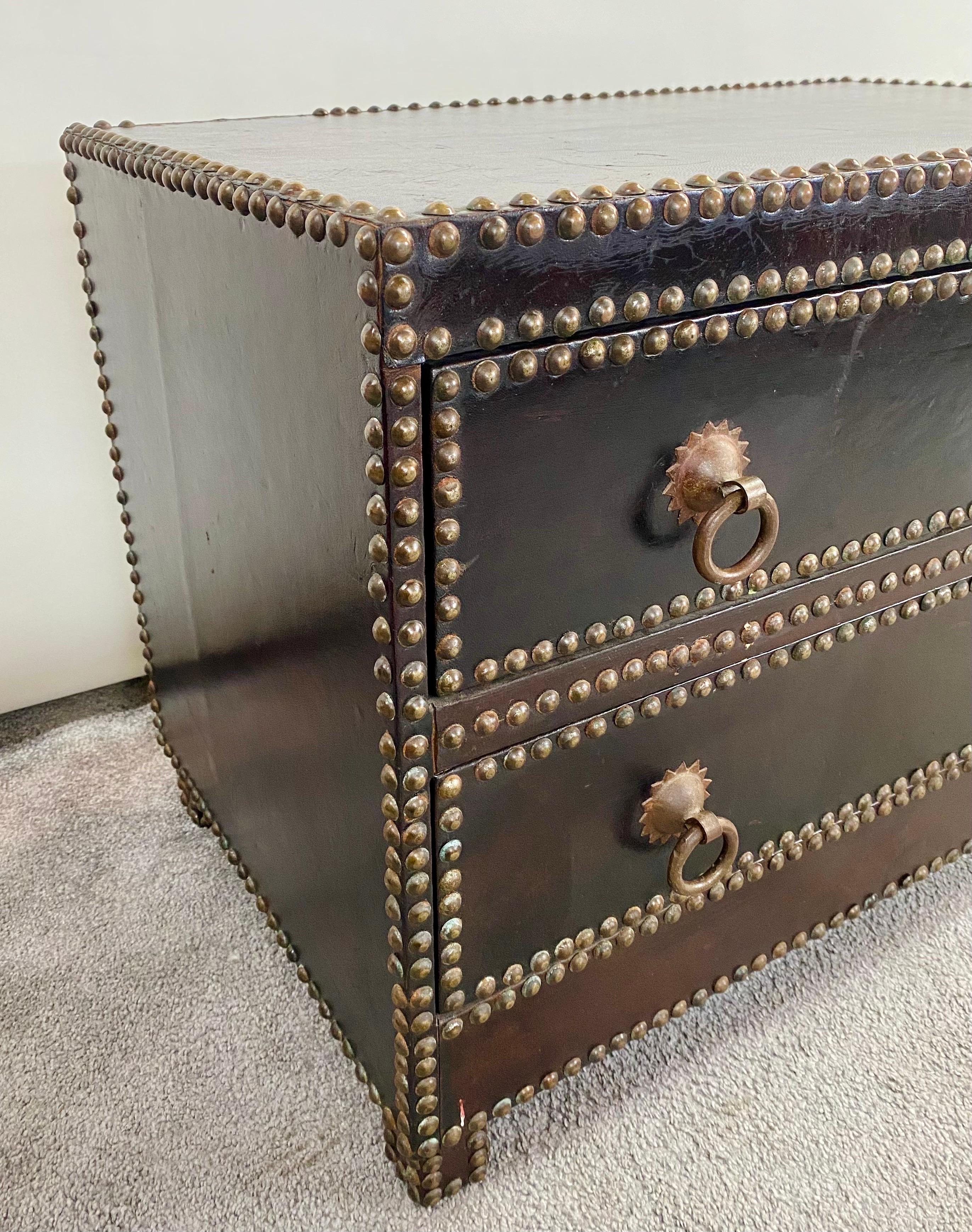 Julian Schnabel Mid-Century Modern Style Nightstand / End Table /Chest, a Pair 6