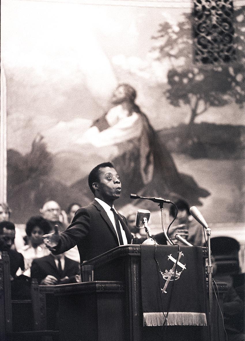 James Baldwin
Los Angeles, Kalifornien - 1965

Größe: 16 x 20 Zoll. 

Künstler Bio:

Julian Wasser begann seine Karriere im Alter von 14 Jahren als Kopierjunge im Washingtoner Büro des Nachrichtendienstes Associated Press und schuf dann einige der