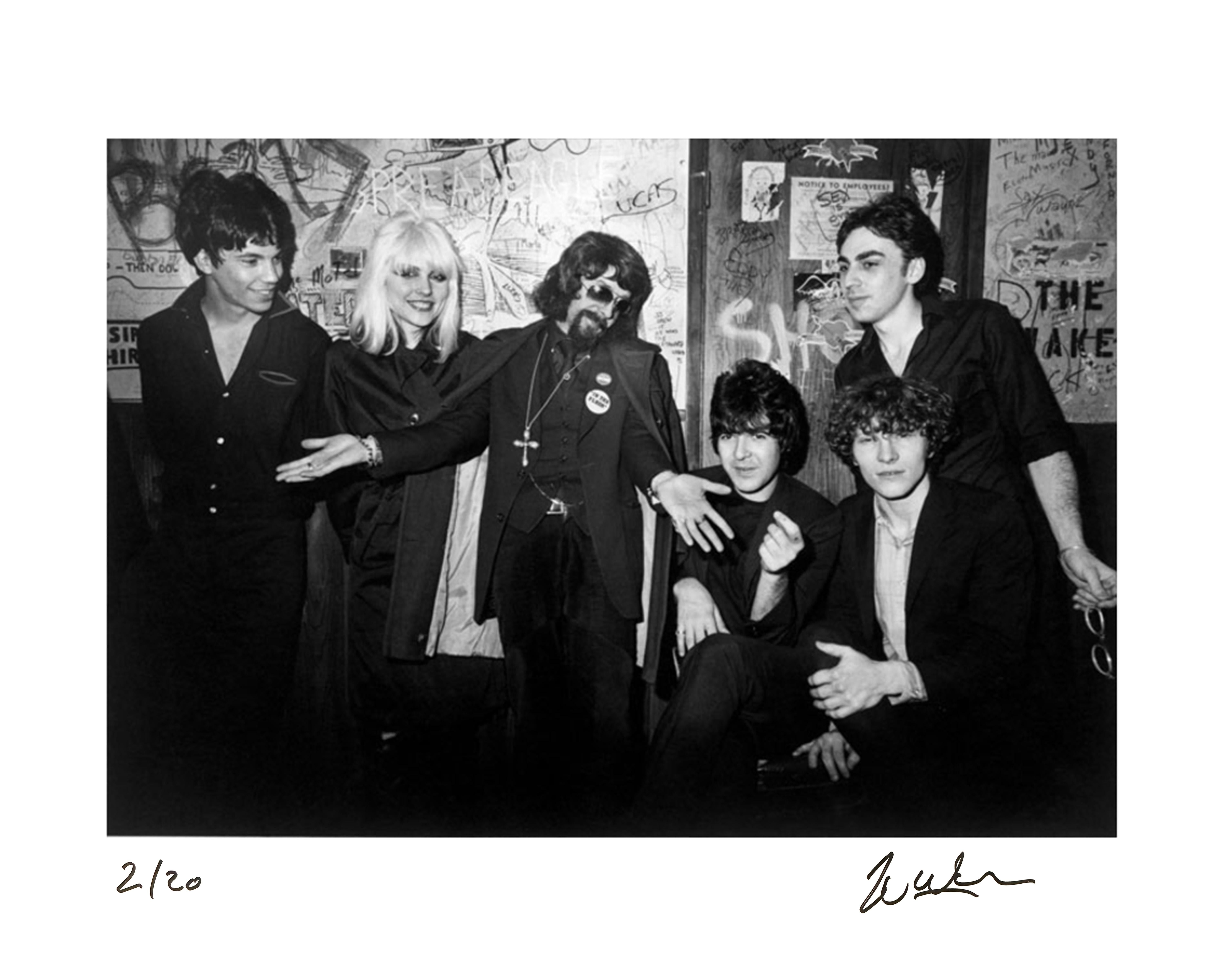 Phil Spector e Blondie al Whisky a Go-Go di Los Angeles, di Julian Wasser - 2/20 in vendita 1