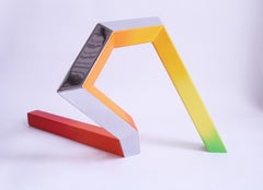 «Cards on Yourself»: una escultura de acero inoxidable del artista británico Julian Wild