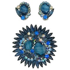 Broche en strass bleu Juliana des années 1960 & Set de boucles d'oreilles