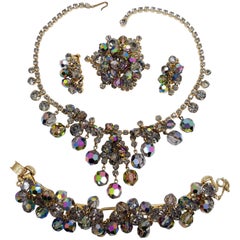 Juliana D&E Schwarzer schillernder baumelnder Kristall-Cluster-Parure mit Diamanten