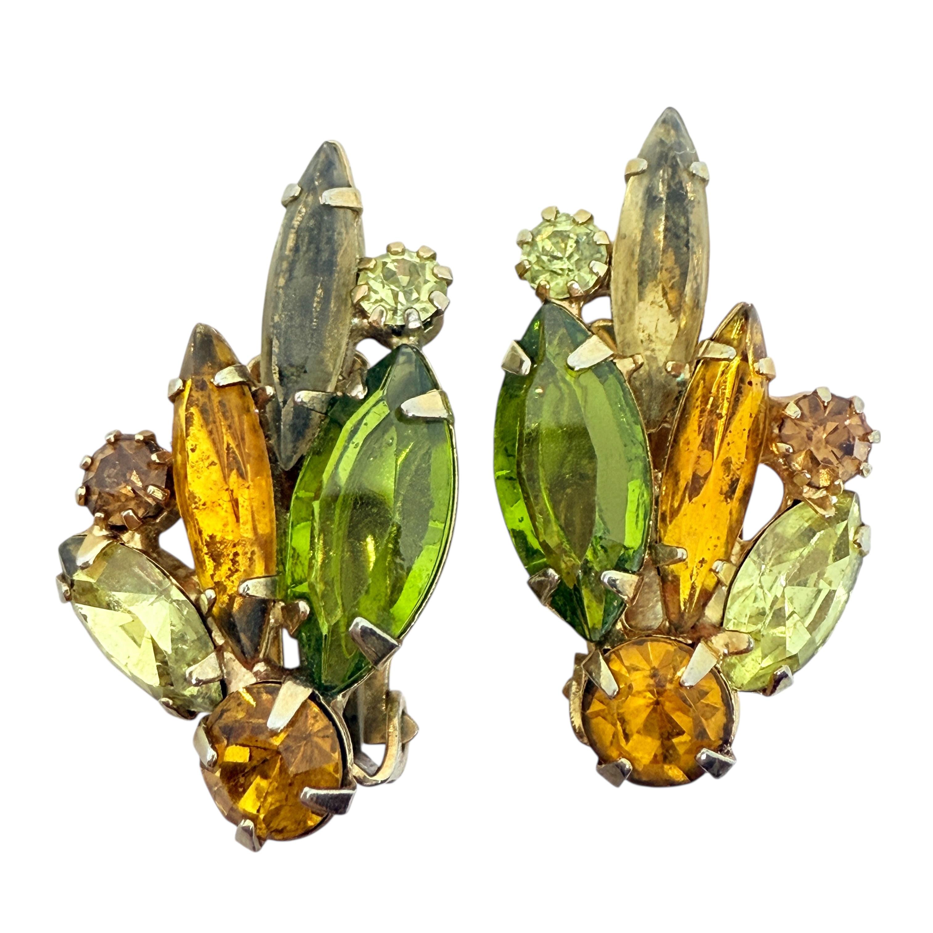 JULIANA DELIZZA ELSTER boucles d'oreilles à clip en verre ambré vert et ton or en vente 1