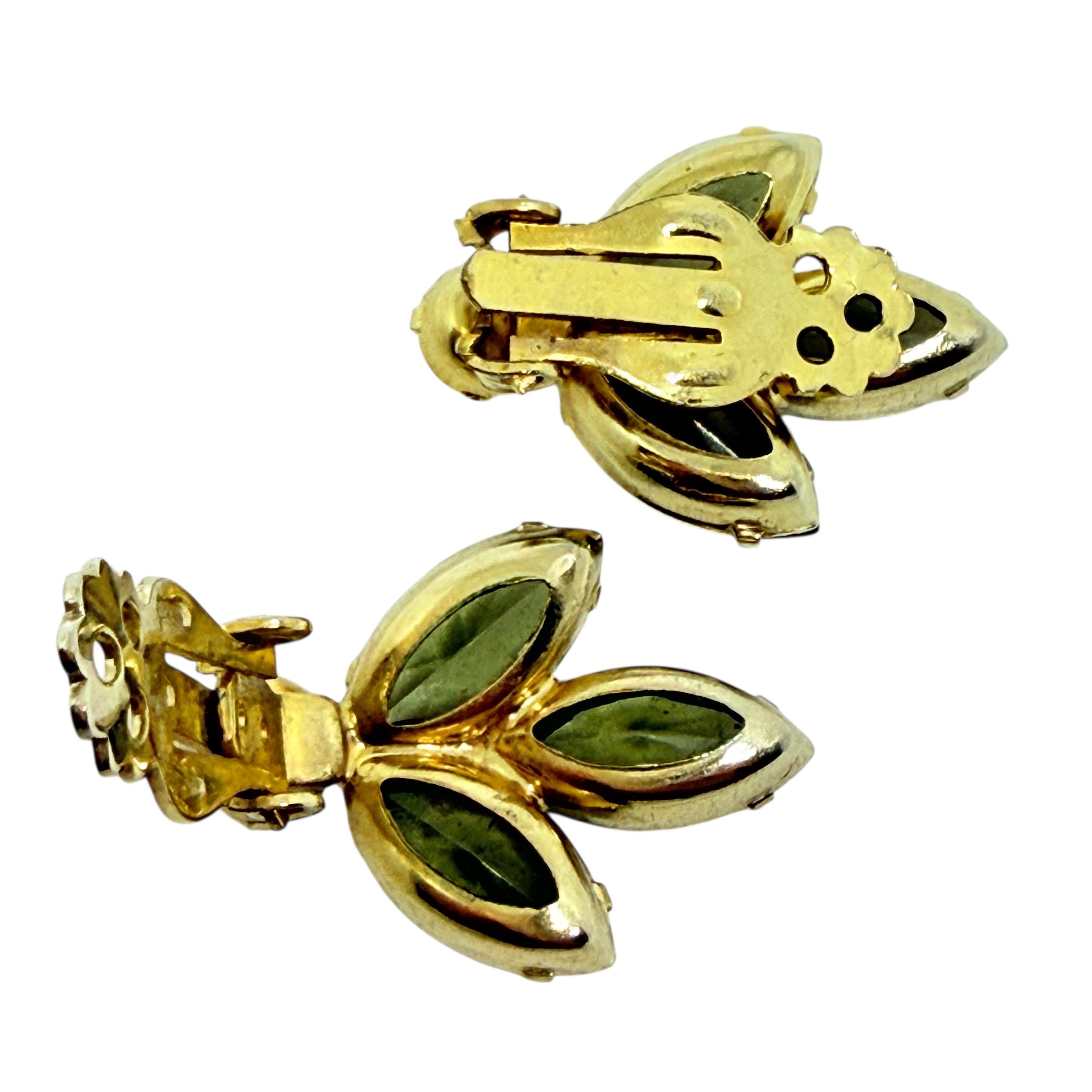 JULIANA DELIZZA & Elster orecchini a clip di design con pietre di vetro navette in tonalità oro In condizioni buone in vendita a Palos Hills, IL