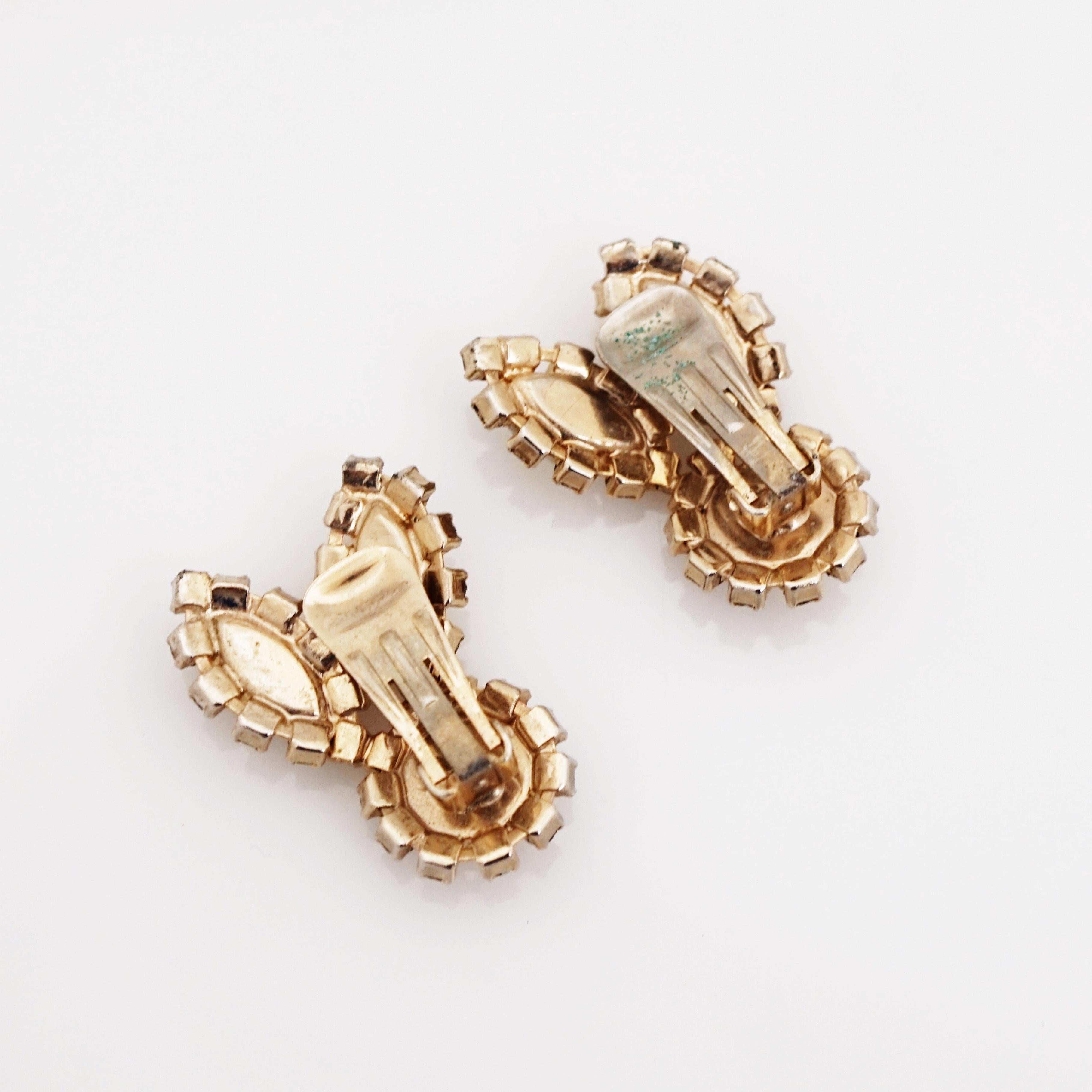 Boucles d'oreilles pendantes de style Juliana en forme de lune pendante pêche avec thermoset et strass champagne Pour femmes en vente