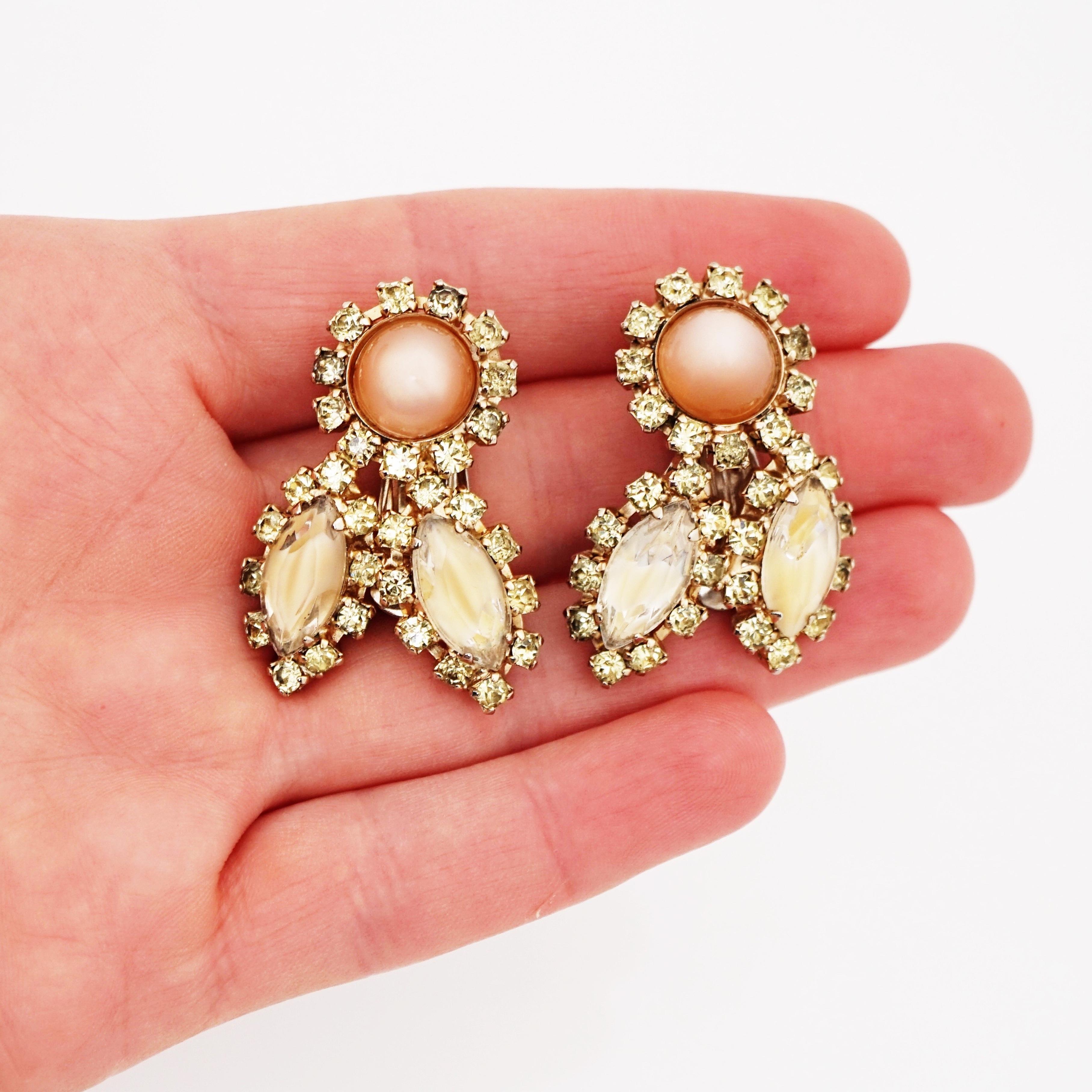 Juliana Style Peach Moonglow Thermoset and Champagne Rhinestone Climber Earrings In Good Condition For Sale In McKinney, TX