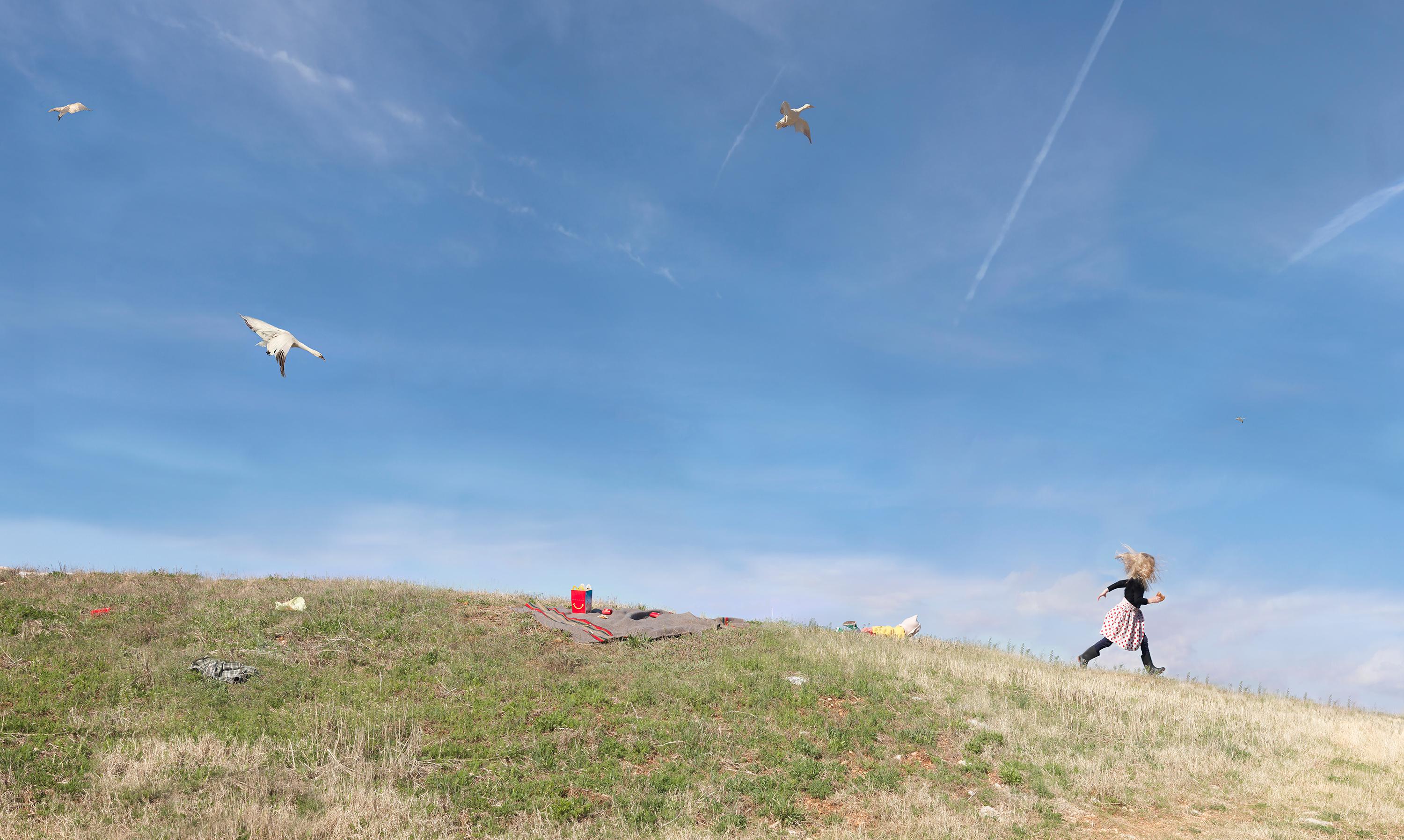 Color Photograph de Julie Blackmon - Salida, fotografía, impresión en tinta pigmentada de archivo LTD, firmada y numerada