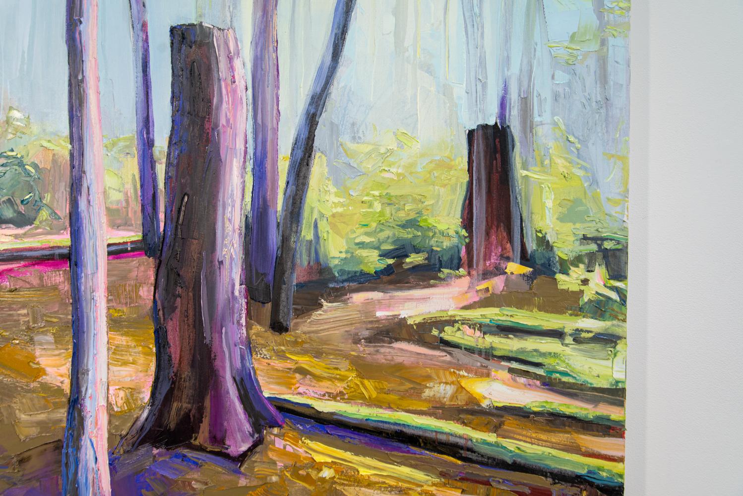 Dieses traumhafte Waldporträt der Torontoer Künstlerin Julie Himel ist in hübschen Rosa-, Violett-, Gelb- und Grüntönen gehalten. Himel, eine engagierte Umweltschützerin, ist bekannt für ihren erfinderischen Umgang mit Farben. Diese Arbeit in