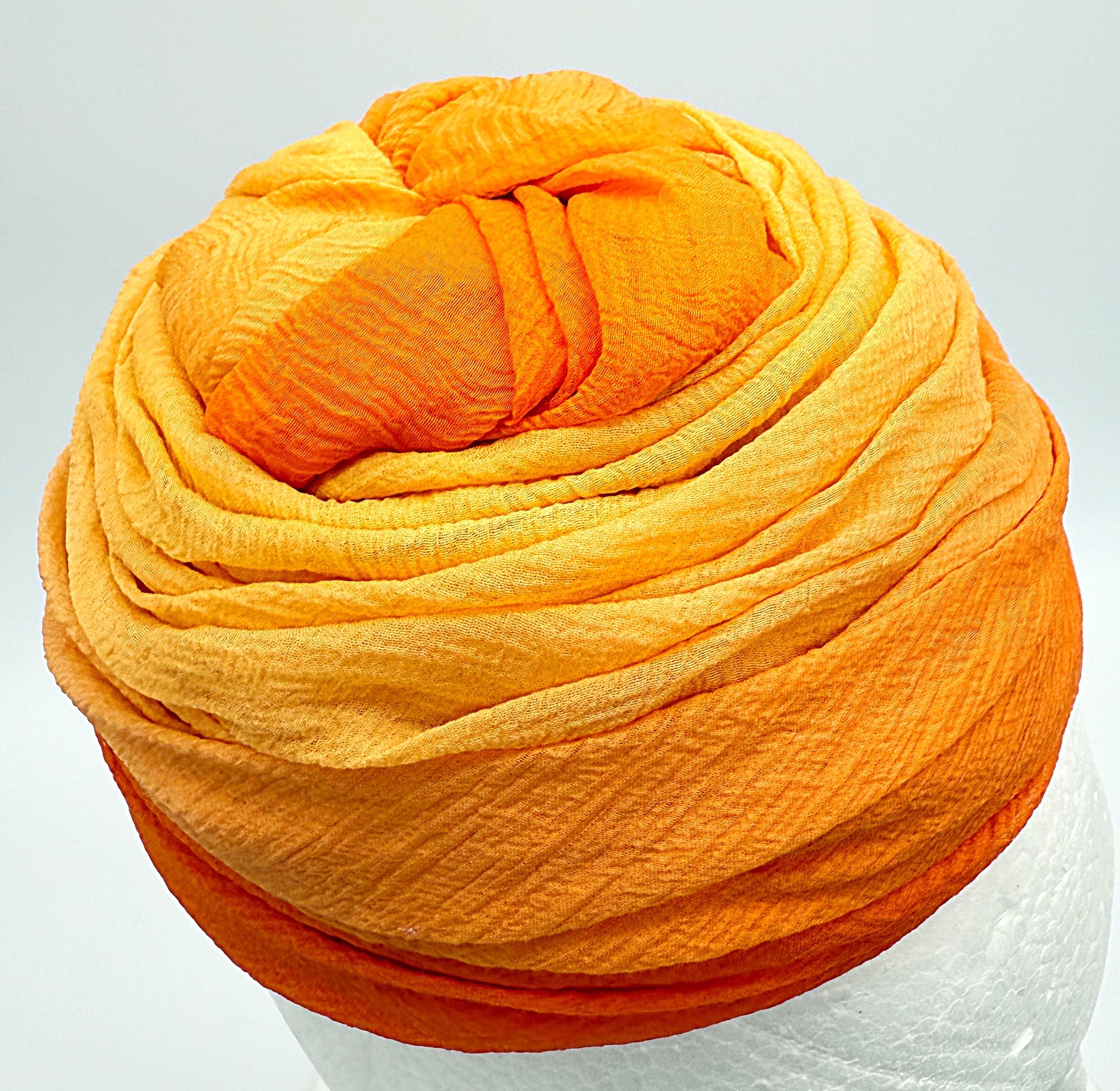 Julie, Inc. Sombrero turbante vintage de organza de seda ombré naranja de los años 60 de alta costura Naranja en venta