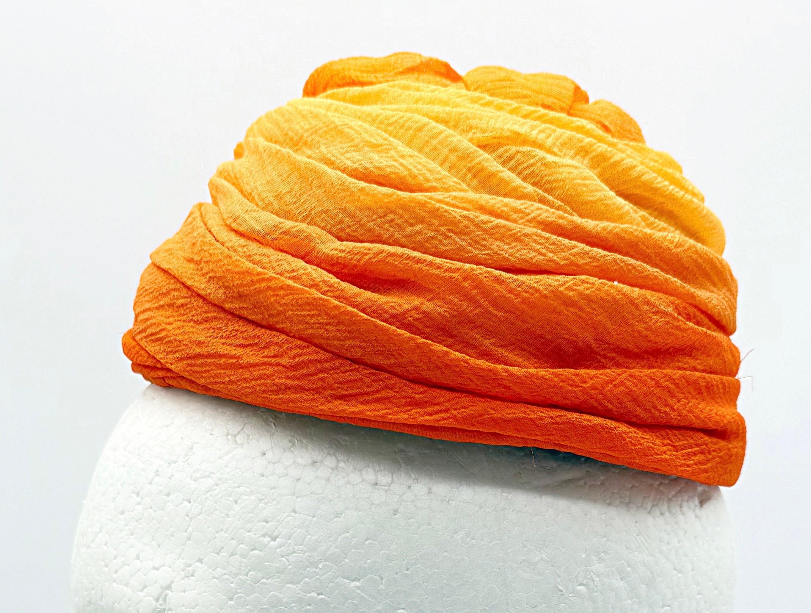 De las mujeres Julie, Inc. Sombrero turbante vintage de organza de seda ombré naranja de los años 60 de alta costura en venta