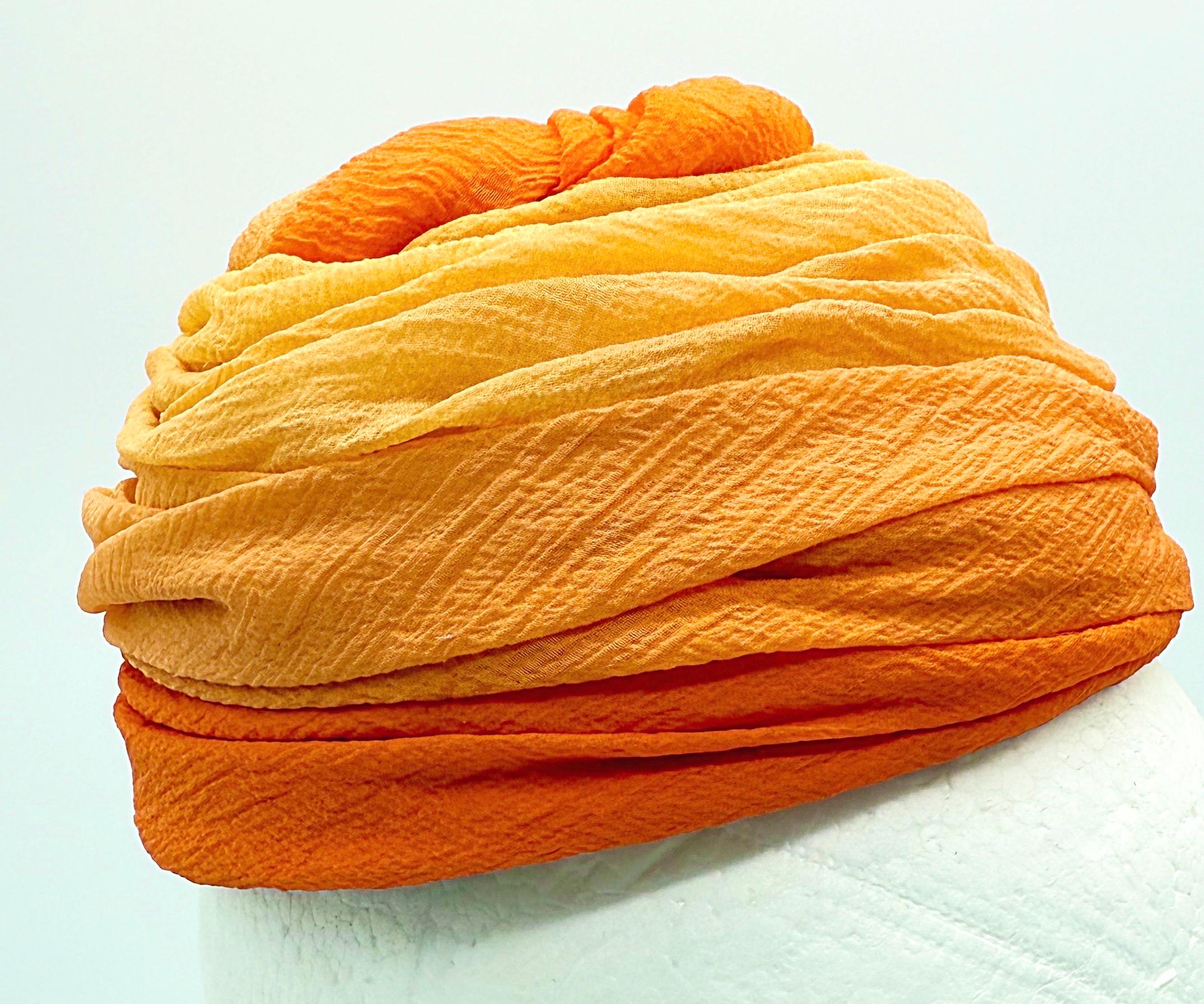 Julie, Inc. Sombrero turbante vintage de organza de seda ombré naranja de los años 60 de alta costura en venta 1