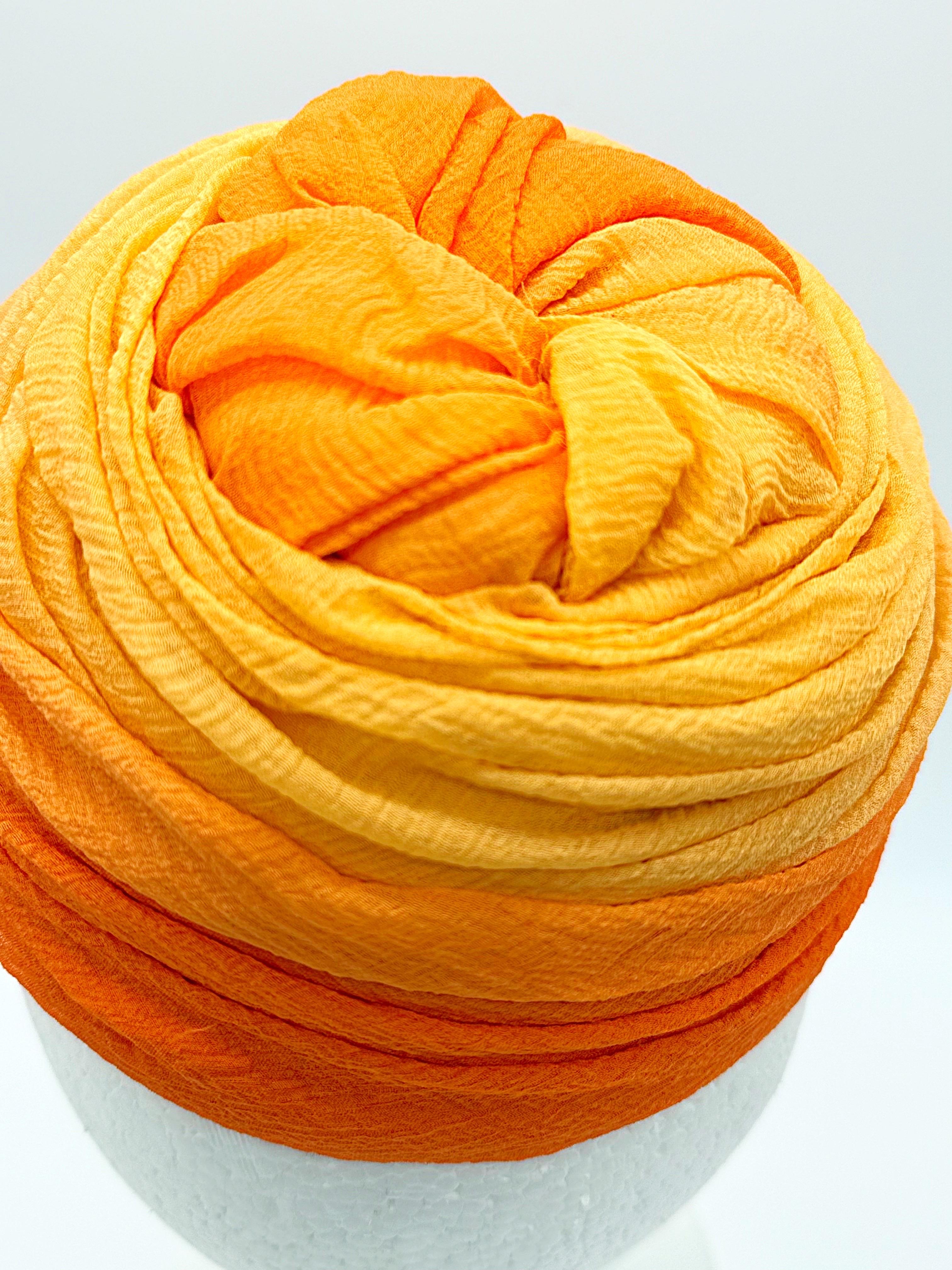 Julie, Inc. Sombrero turbante vintage de organza de seda ombré naranja de los años 60 de alta costura en venta 3