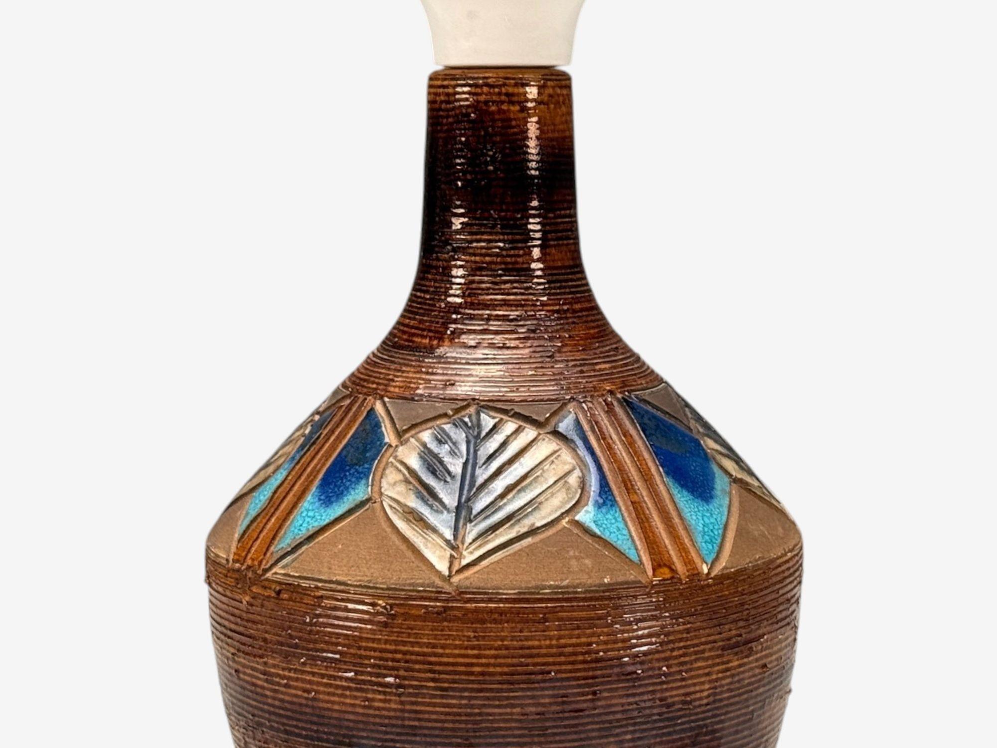 Julie Keramik, moderna danesa, cerámica marrón, lámpara de mesa, Dinamarca, años 60 en Bueno estado para la venta en Manhasset, NY