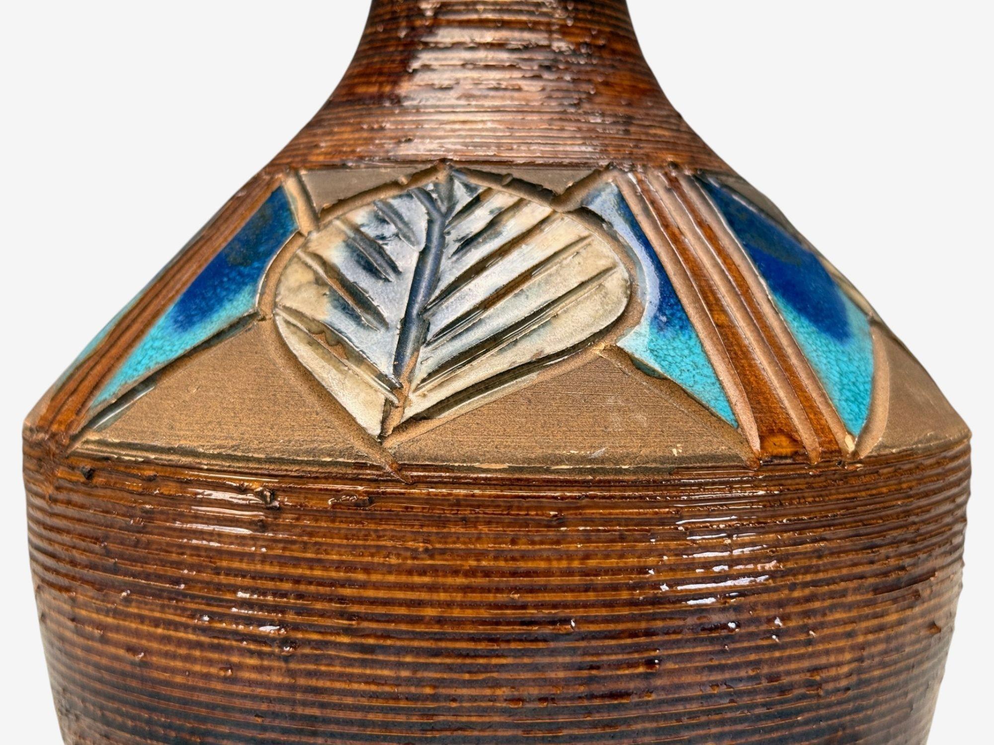 Julie Keramik, moderna danesa, cerámica marrón, lámpara de mesa, Dinamarca, años 60 mediados del siglo XX en venta