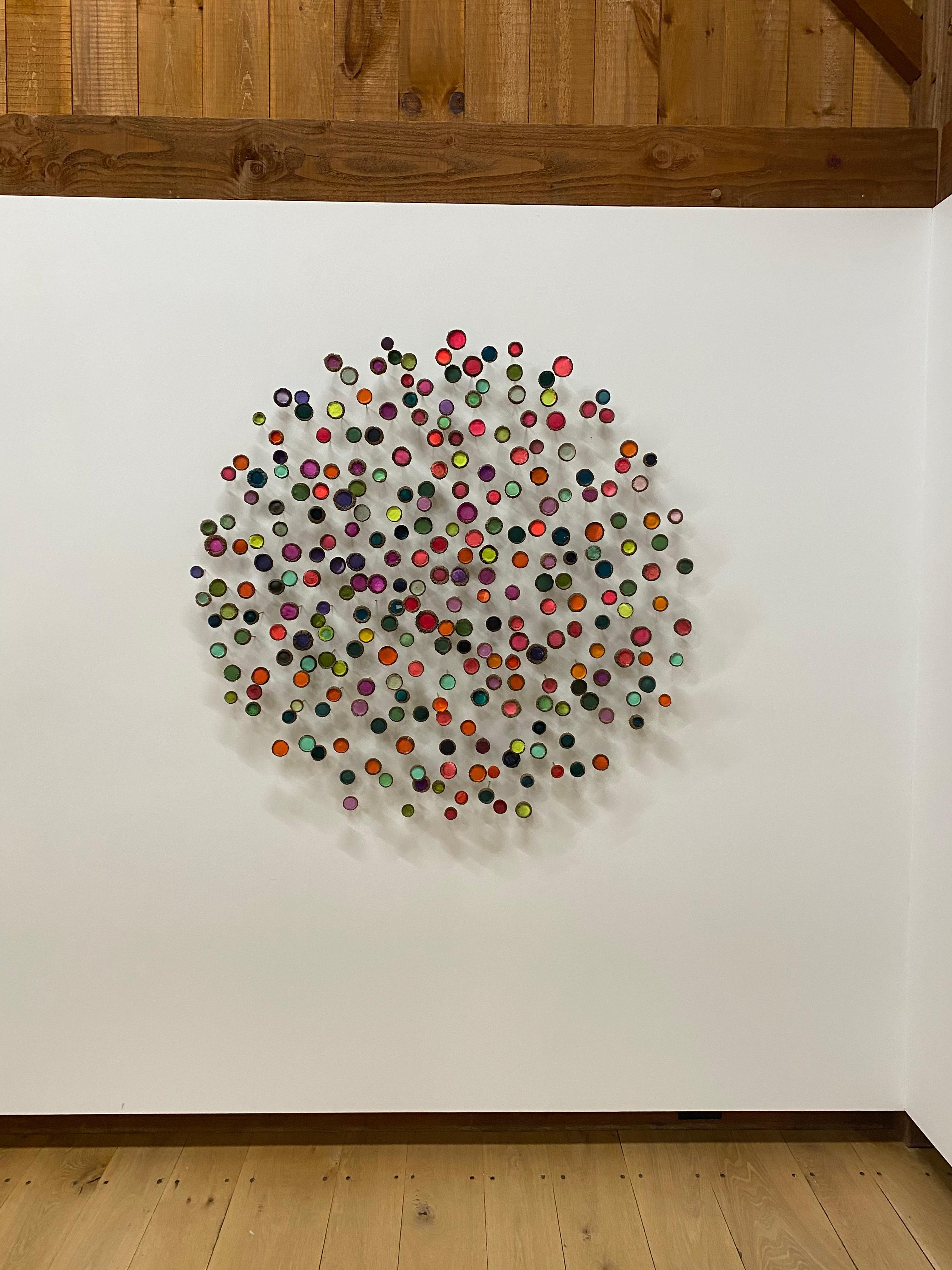 Bouquet - Escultura de Pared de Bellotas de Colores Amarillo Neón Rosa Naranja en venta 9