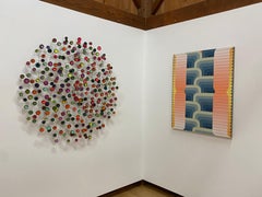 Bouquet - Ghiande colorate scultura da parete a tecnica mista giallo neon rosa arancione