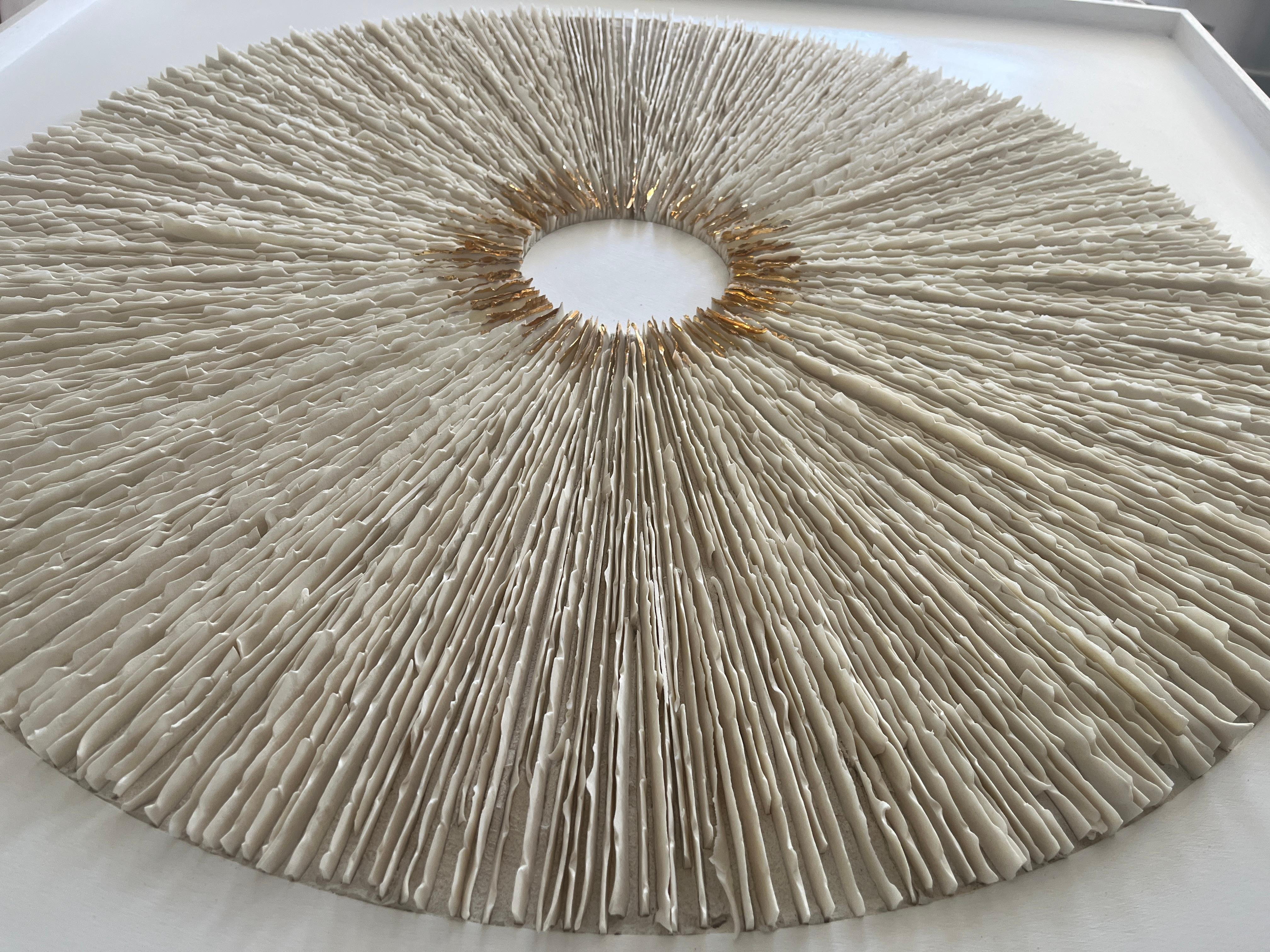 Fragile Edges, original, sculpture, thread, contemporary - Contemporary Sculpture by Julie Massie