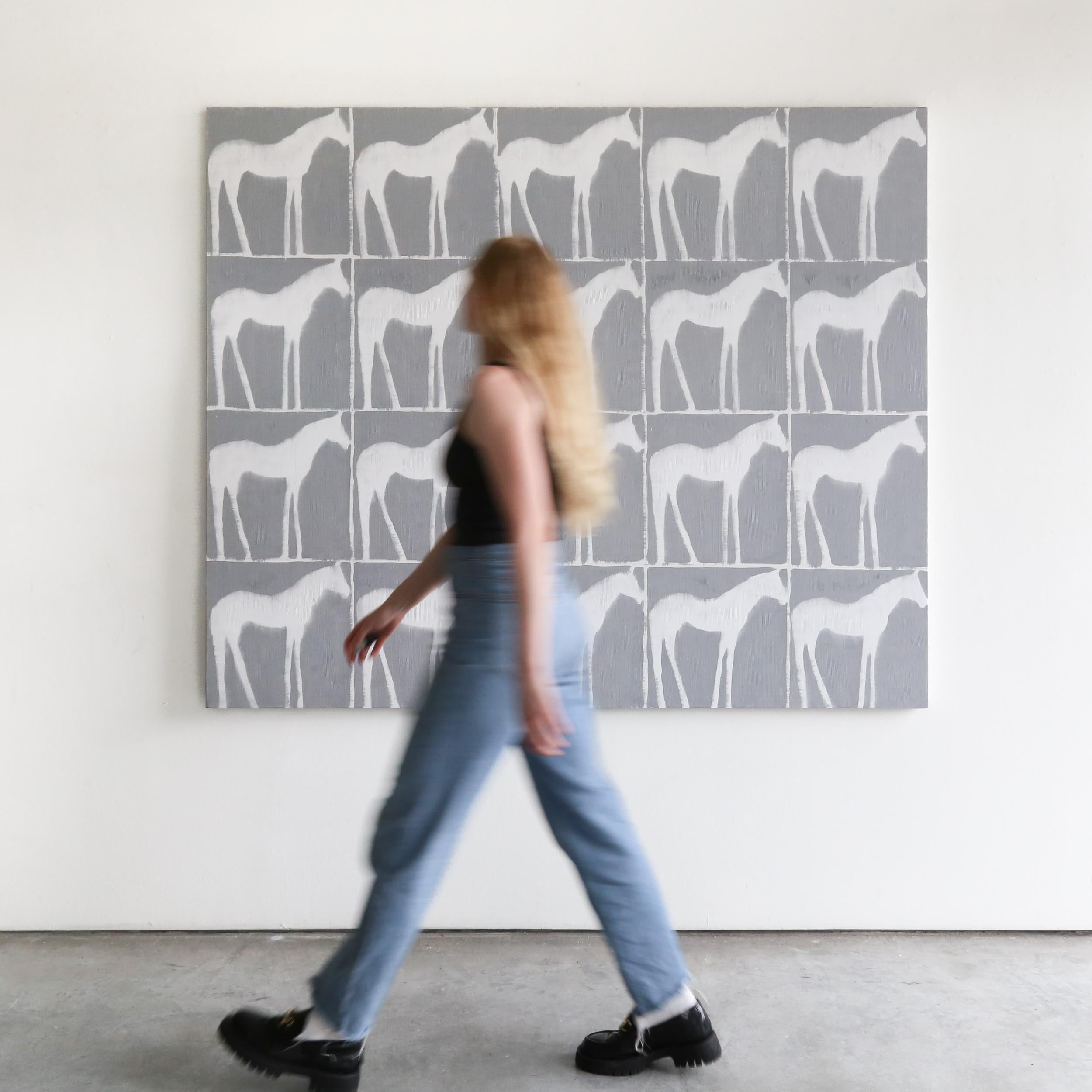 Julie Sneed è un'artista contemporanea nata e cresciuta in un allevamento di bestiame in Kansas. La sua esperienza ha influenzato direttamente i suoi dipinti figurativi e astratti. Il lavoro di Julie incorpora vari mezzi e texture che vengono