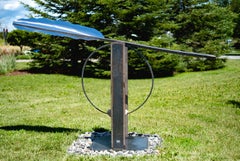 Legacy – kinetische Skulptur für den Außenbereich, handgeschmiedeter Edelstahl, 48 x 95 Zoll