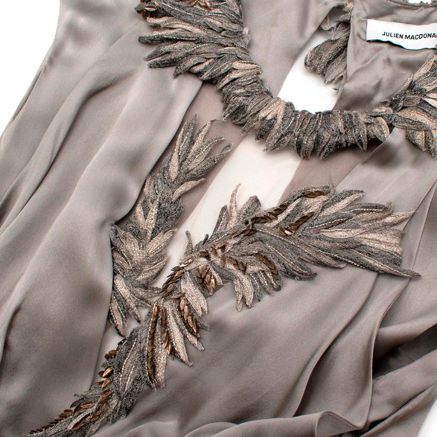 Julien Macdonald Silk Silver Feather Applique Gown - Size US 4 In Good Condition For Sale In London, GB