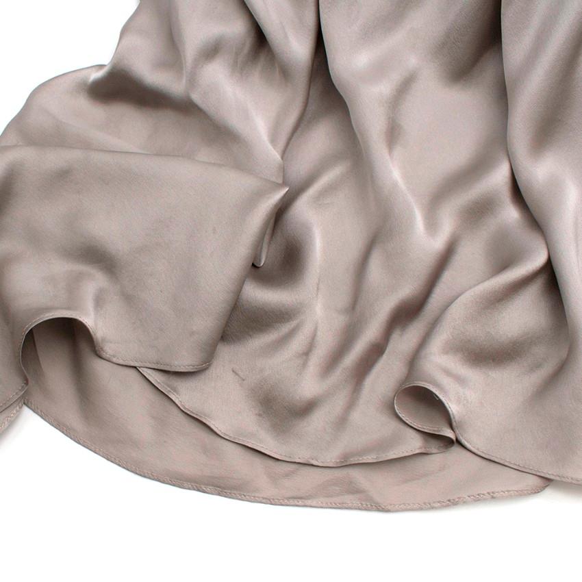 Julien Macdonald Silk Silver Feather Applique Gown - Size US 4 For Sale 1