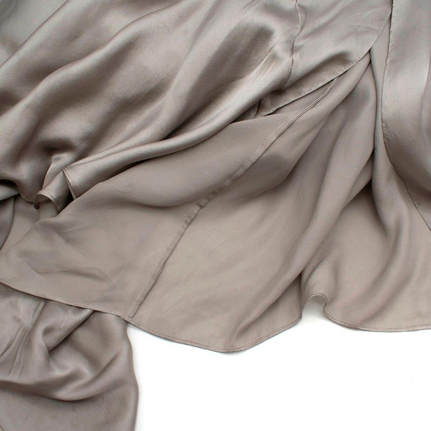 Julien Macdonald Silk Silver Feather Applique Gown - Size US 4 For Sale 2