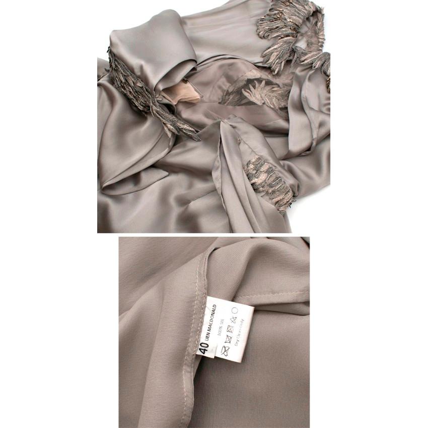 Julien Macdonald Silk Silver Feather Applique Gown - Size US 4 For Sale 3