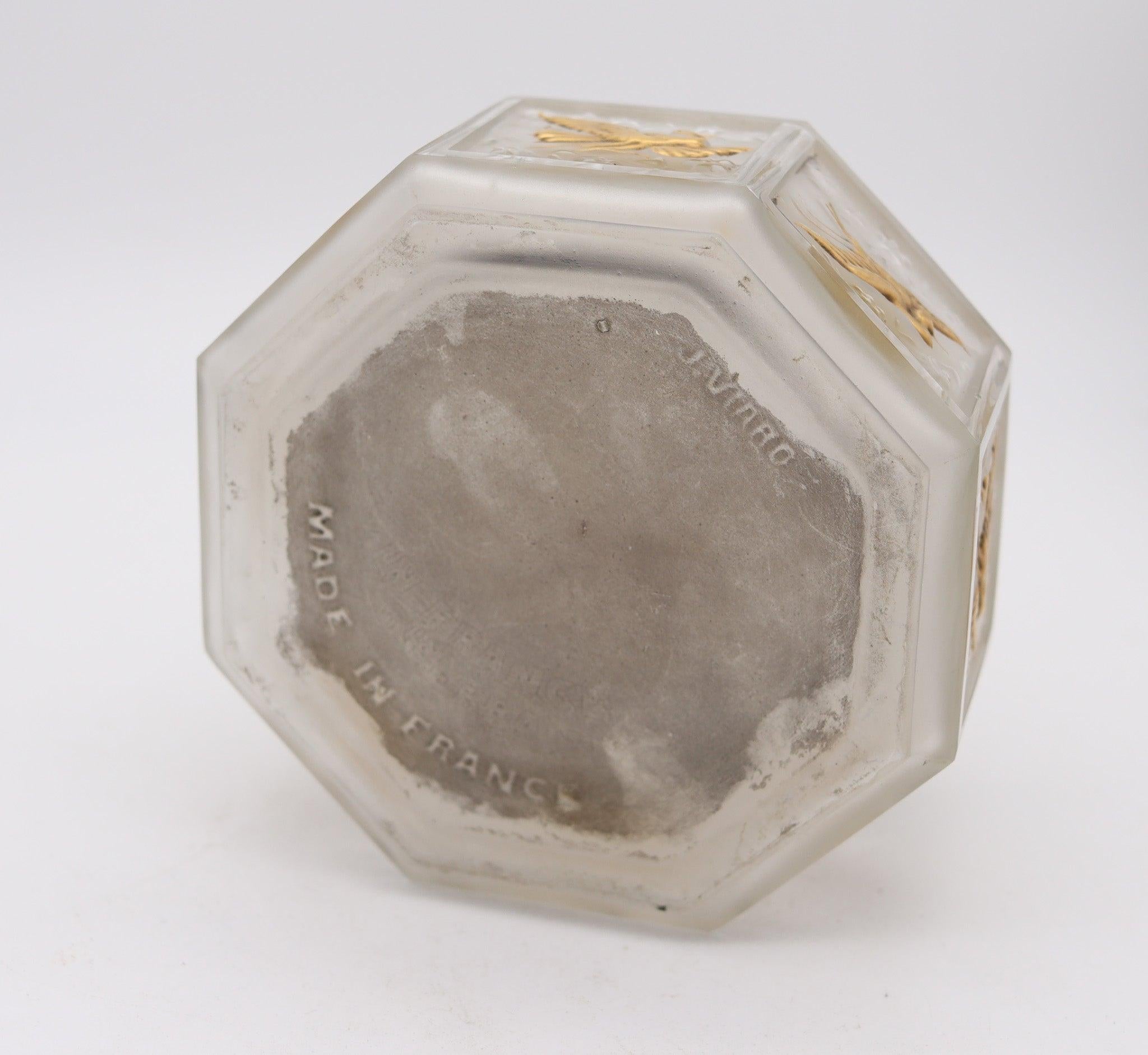 Dépoli JULIEN VIARD 1920 Paris Art Déco Vase à couvercle en verre dépoli gaufré  18Kt Gilt en vente