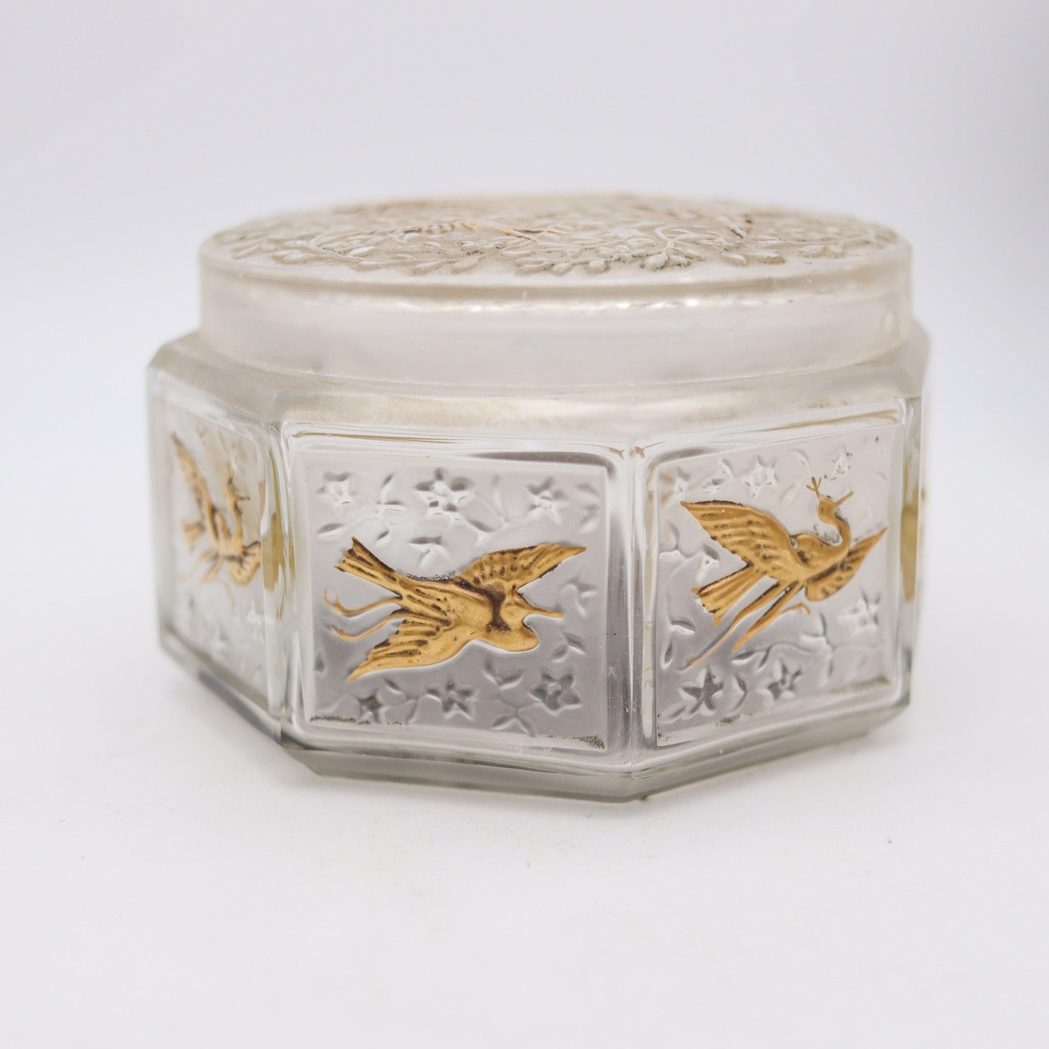 JULIEN VIARD 1920 Paris Art Déco Vase à couvercle en verre dépoli gaufré  18Kt Gilt en vente 1