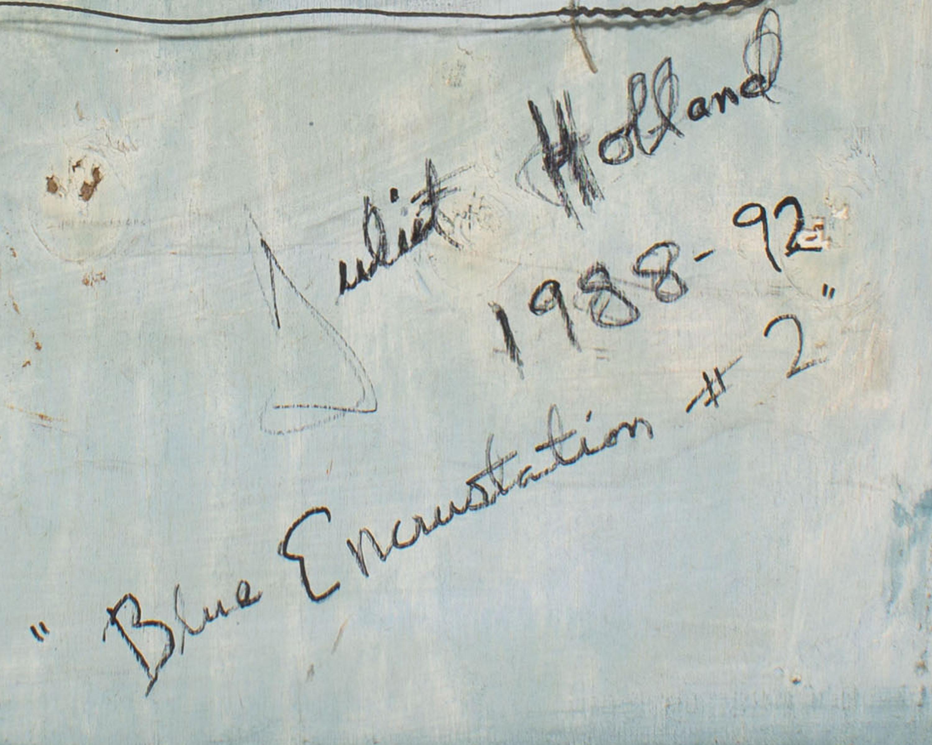 Juliet Holland Signiert 1988-92 Blaue Verzierung #2 Mixed Media Wand Assemblage (20. Jahrhundert) im Angebot